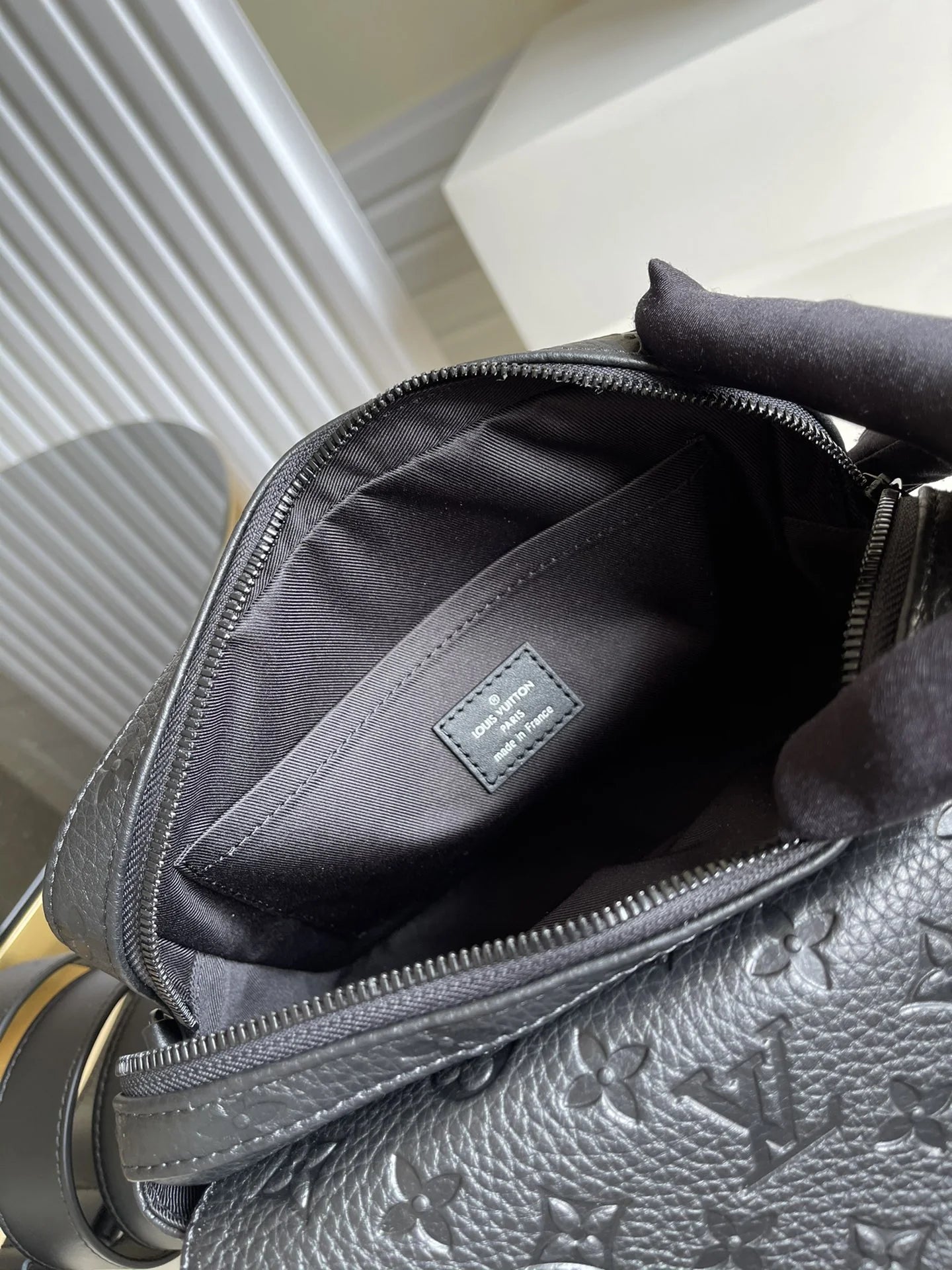 LV BAG M