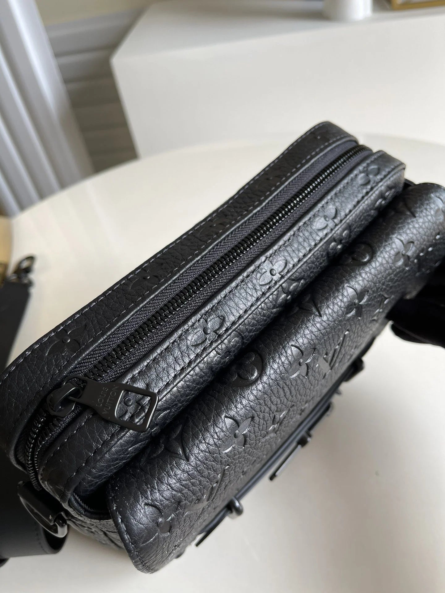 LV BAG M