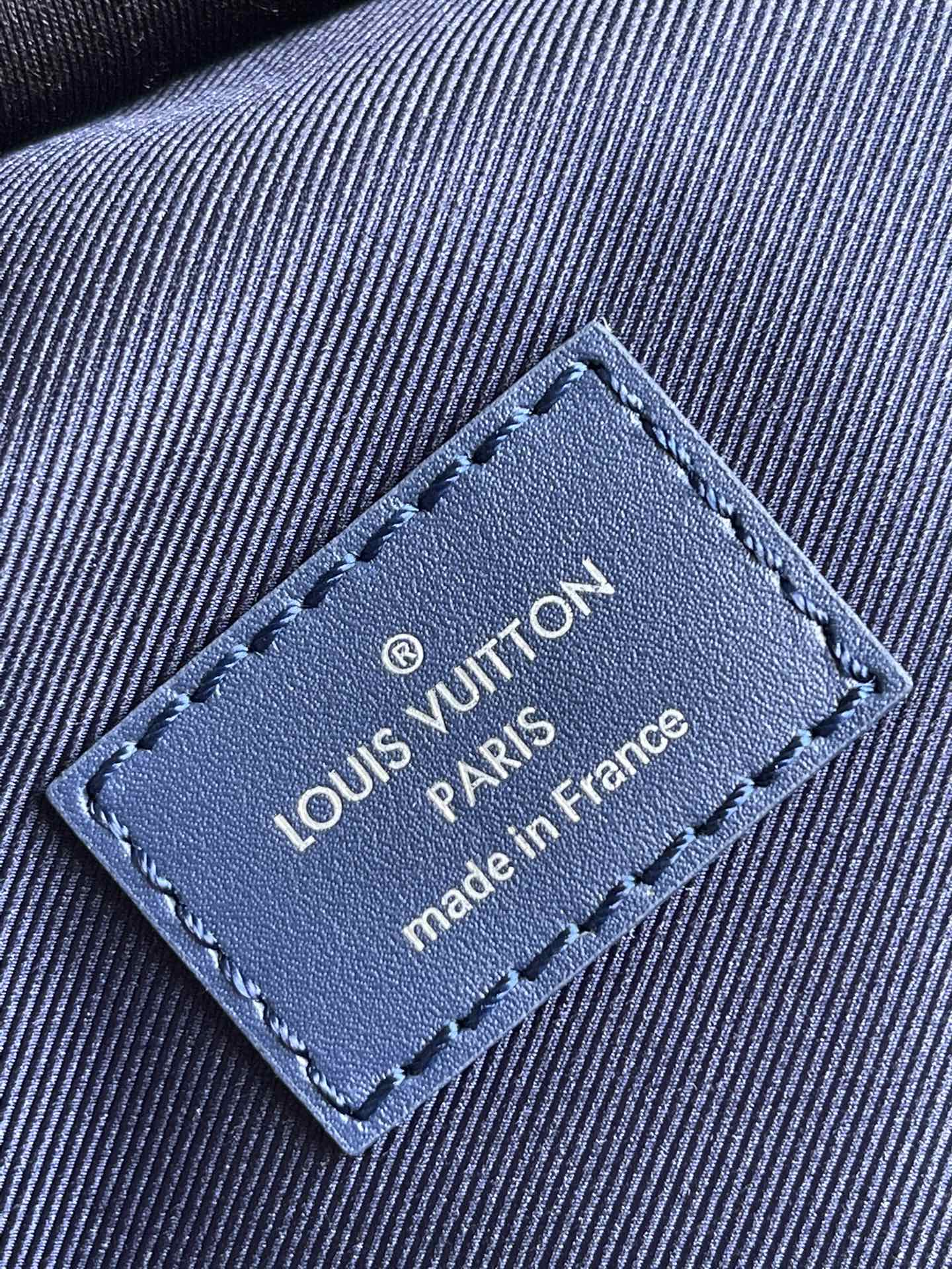 LV BAG M