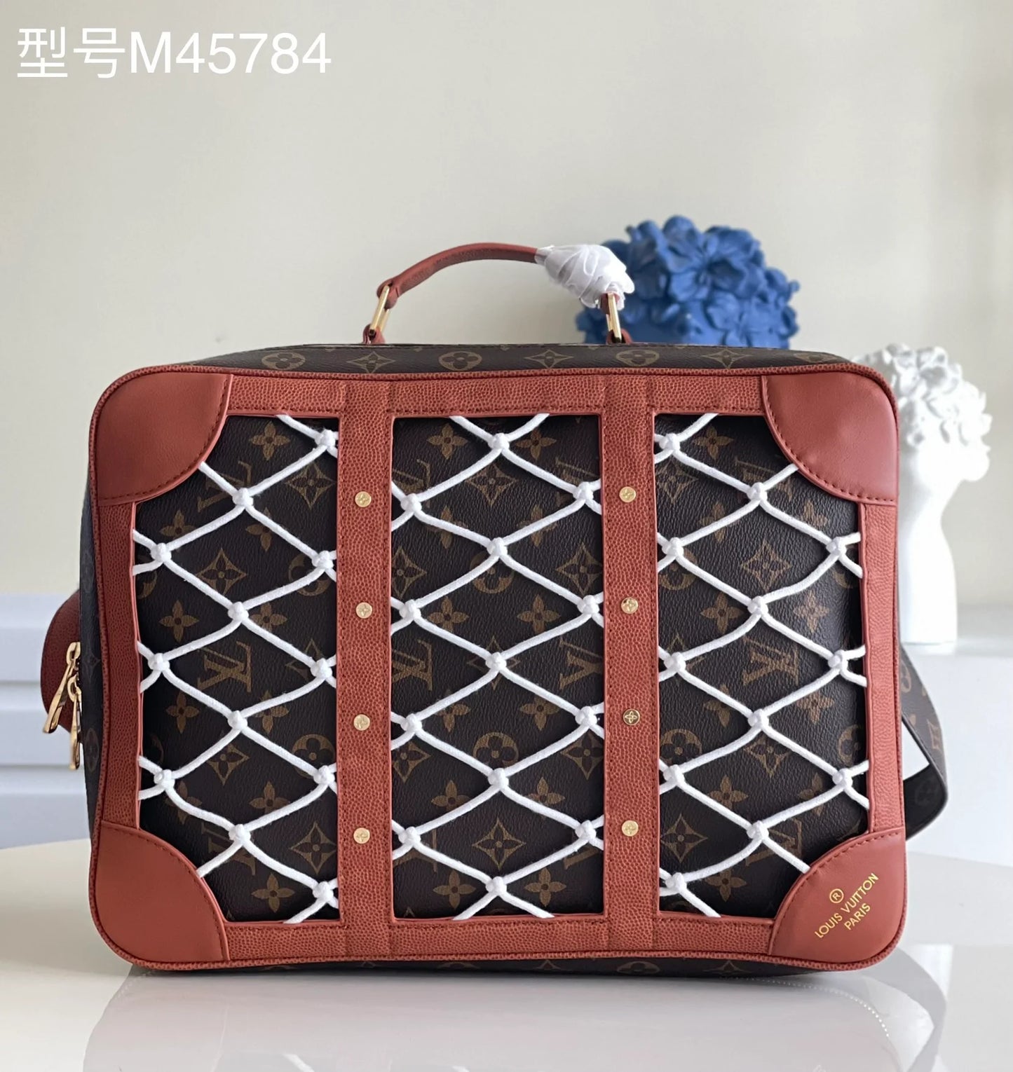 LV BAG M