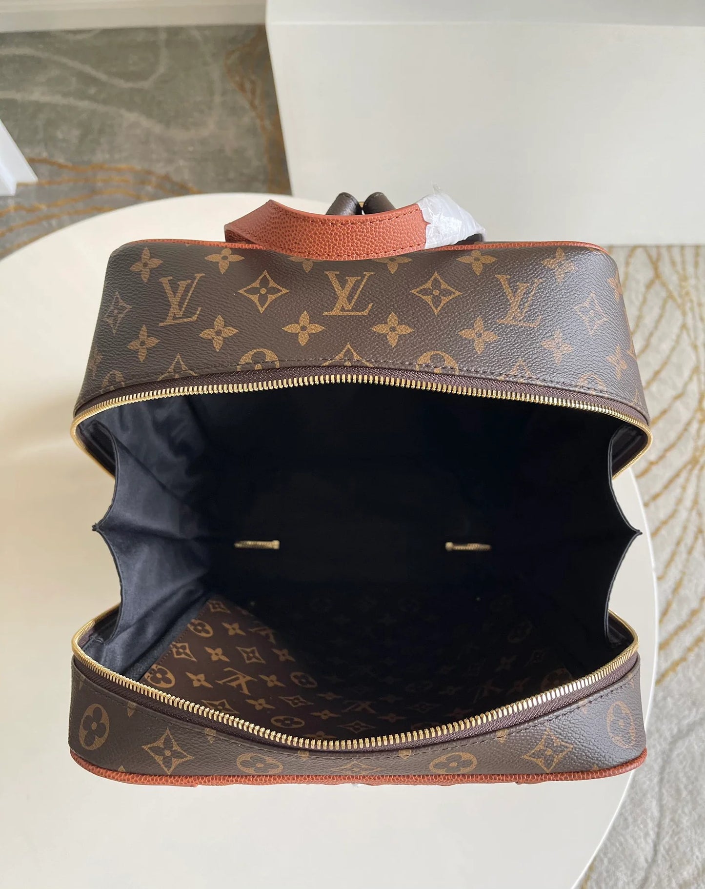 LV BAG M