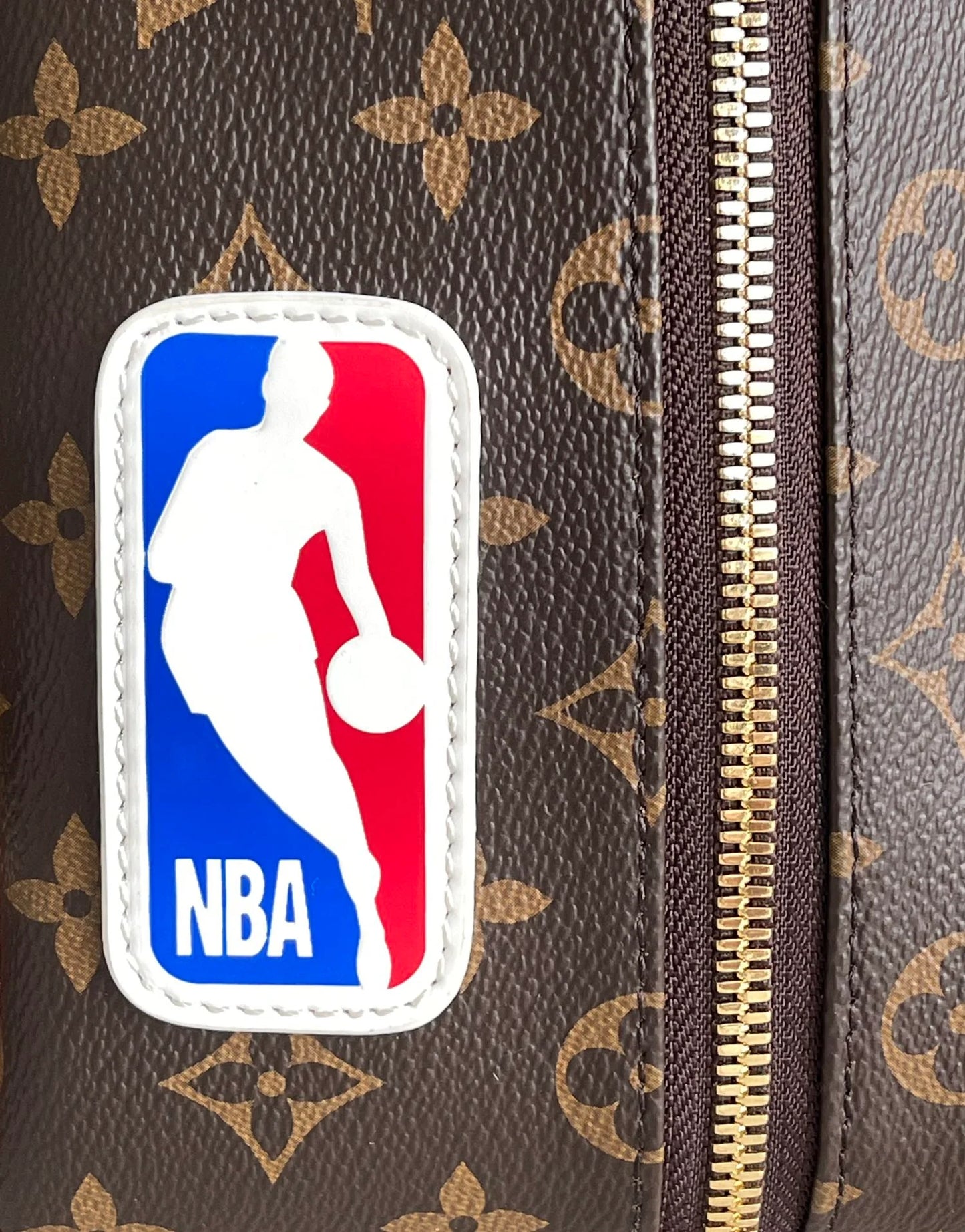 LV BAG M