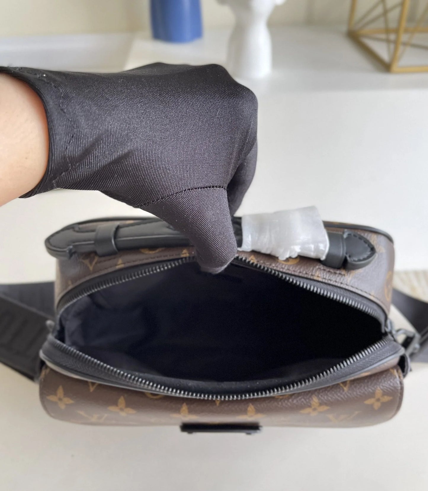 LV BAG M