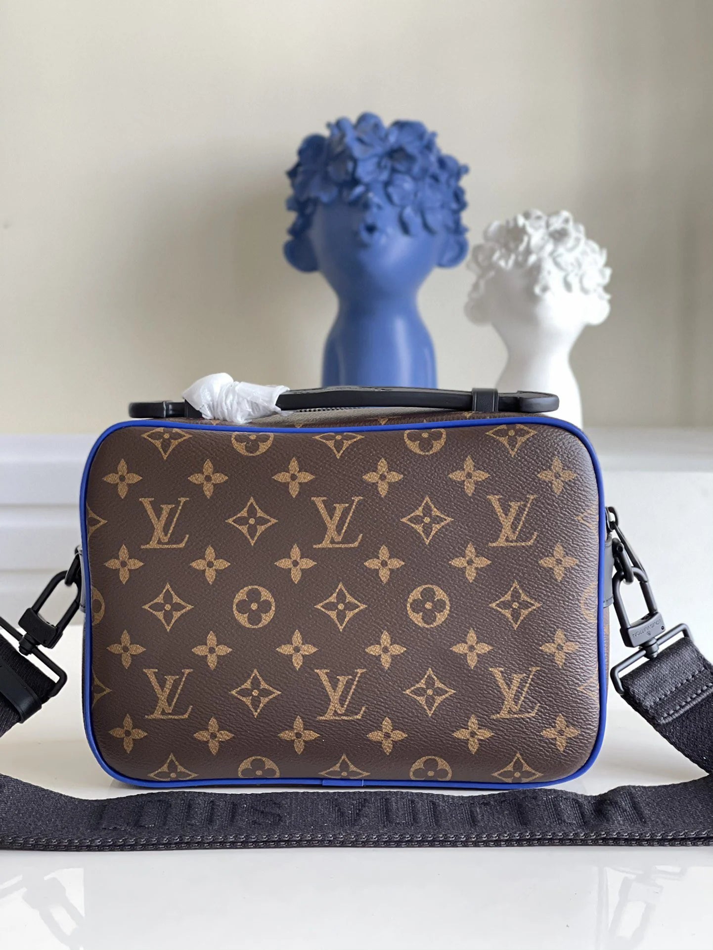 LV BAG M