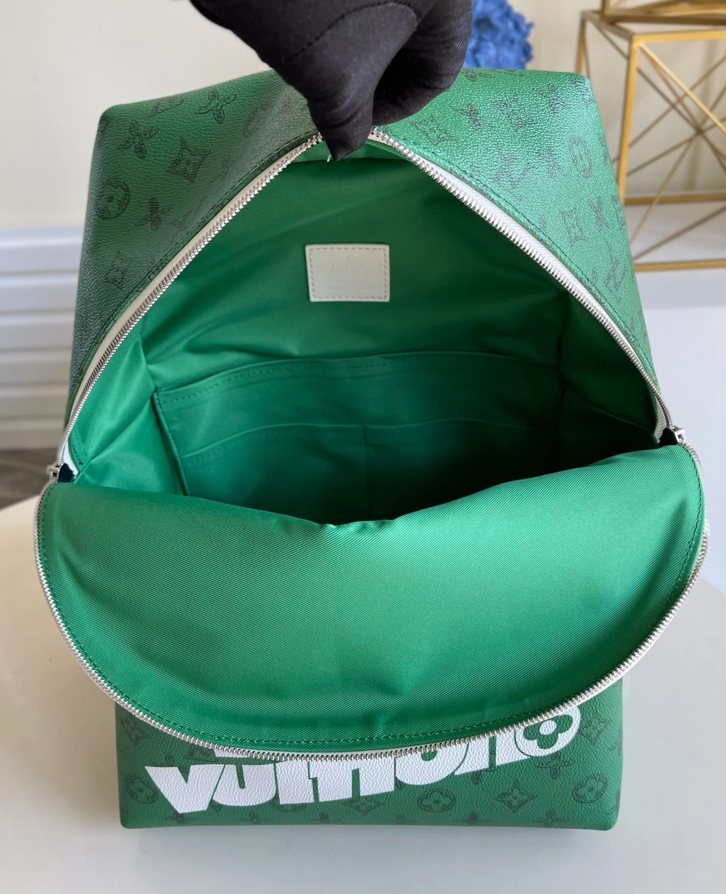 LV BAG M