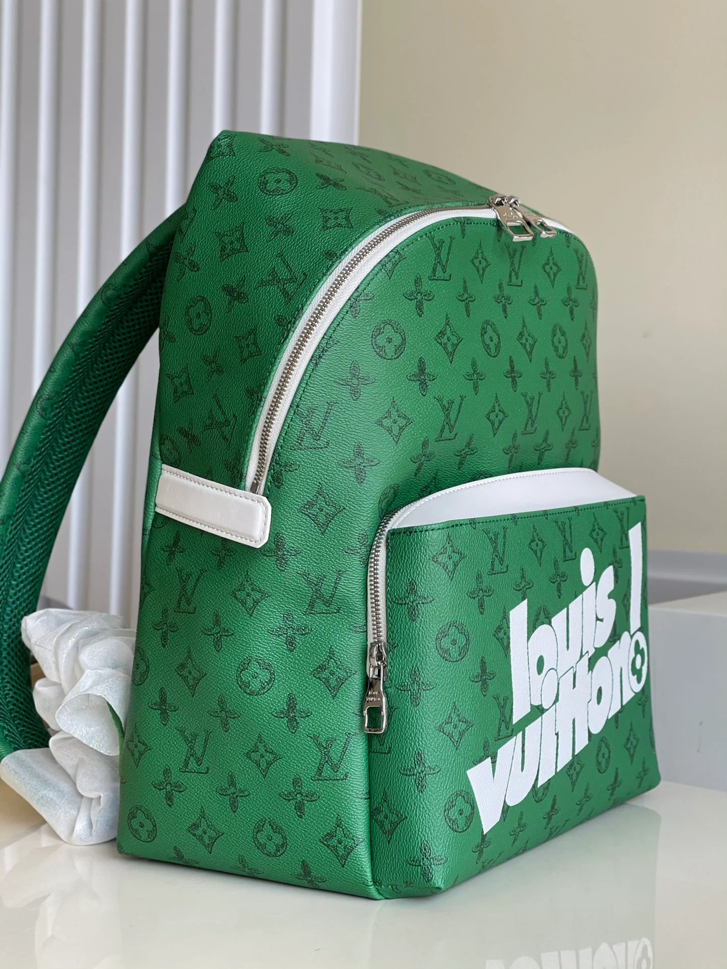 LV BAG M