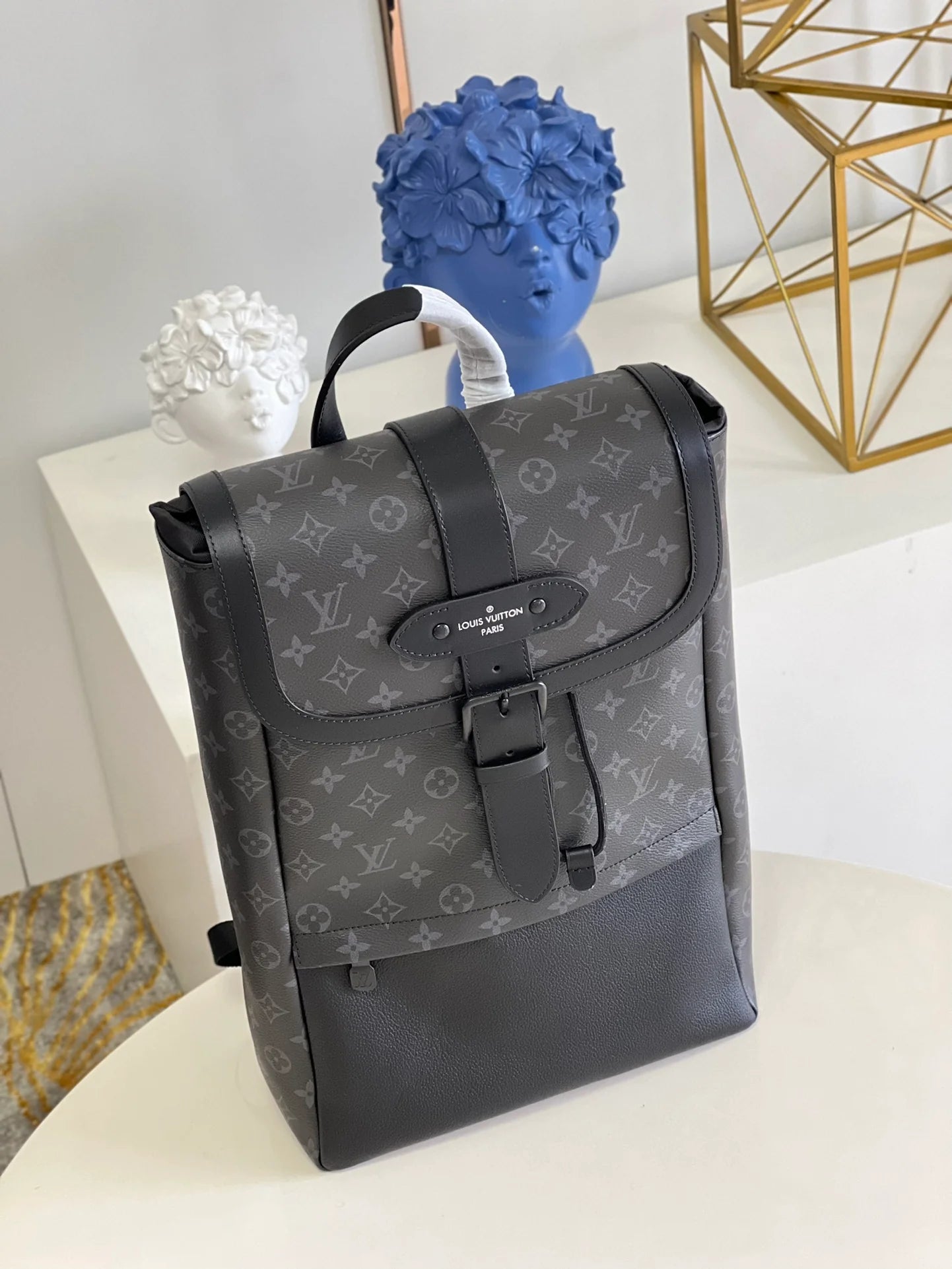 LV BAG M