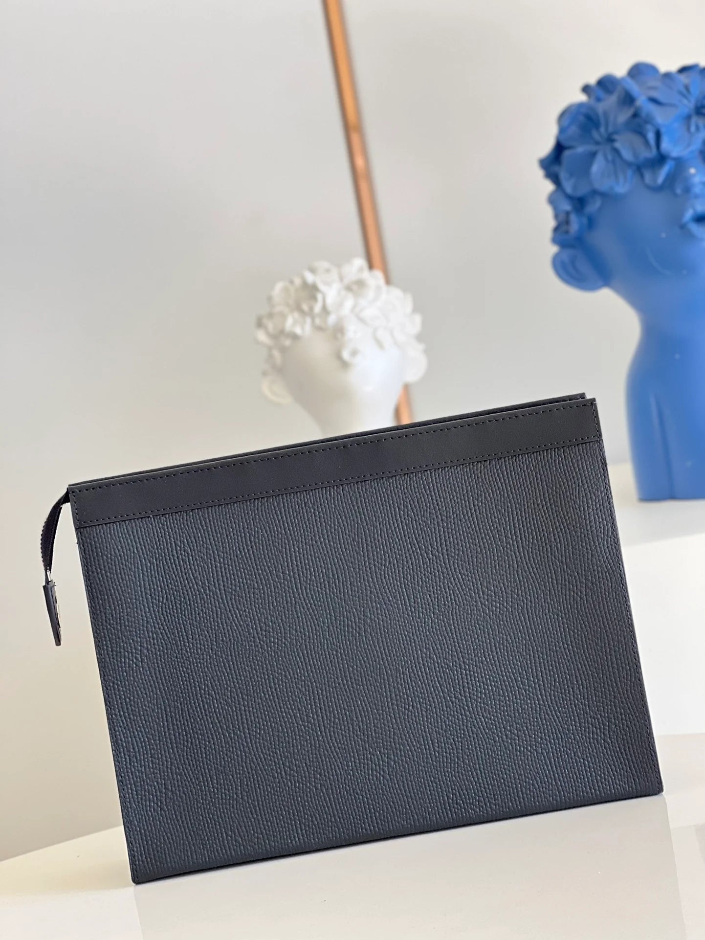 LV BAG M