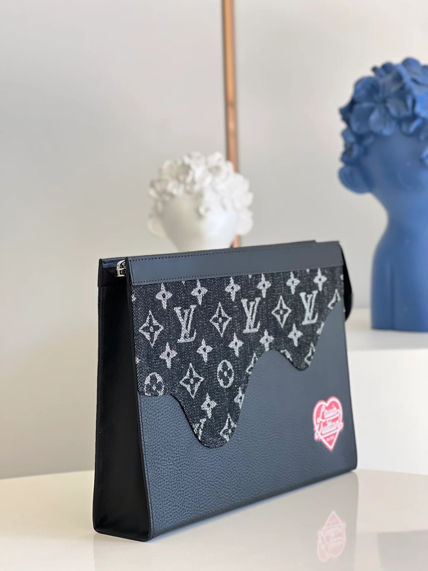 LV BAG M