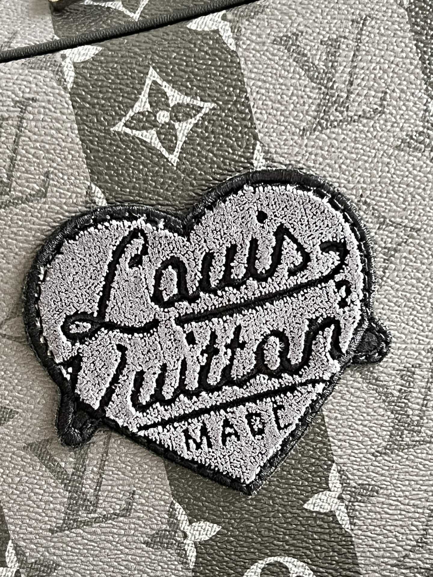 LV BAG M