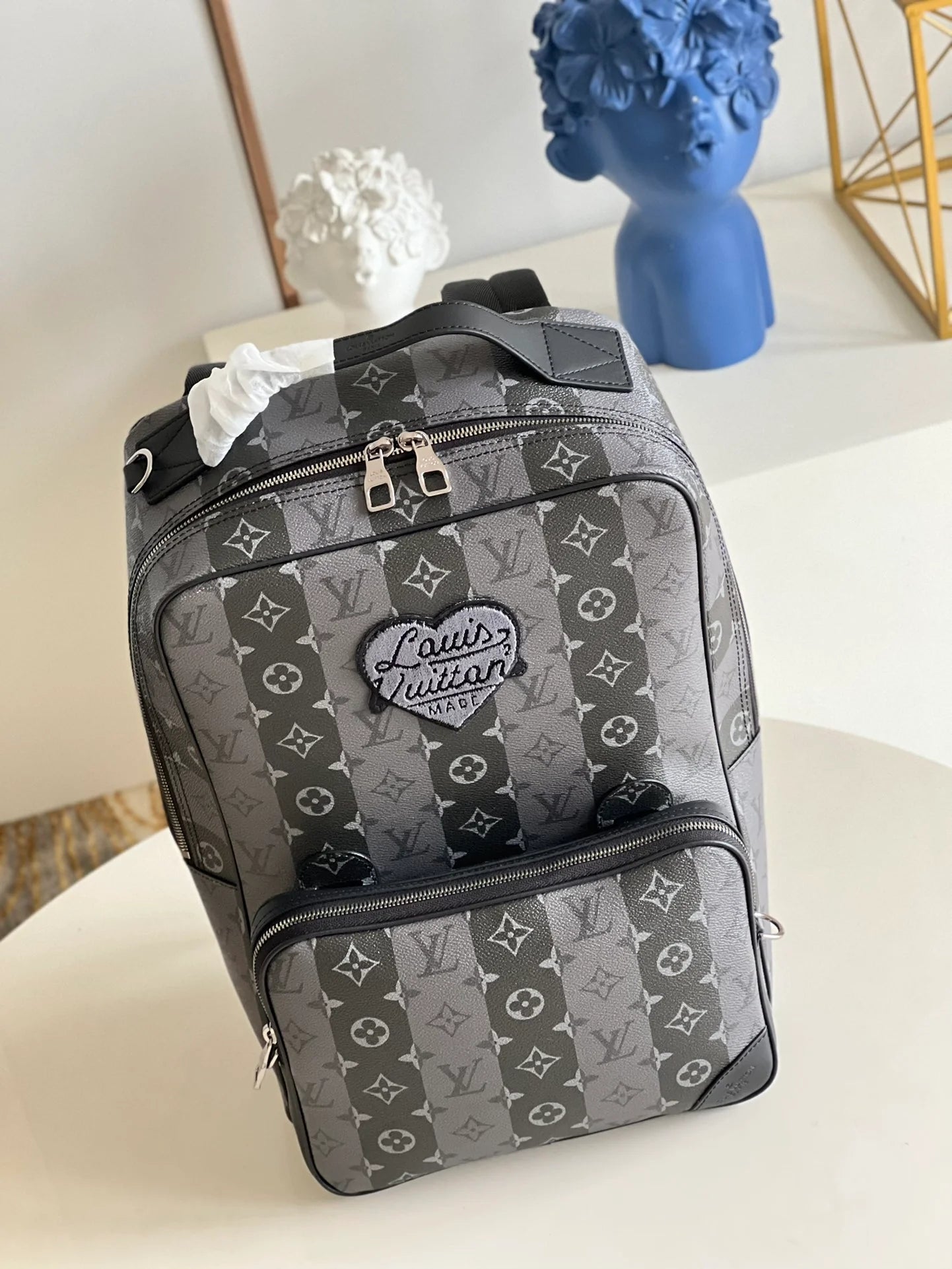 LV BAG M