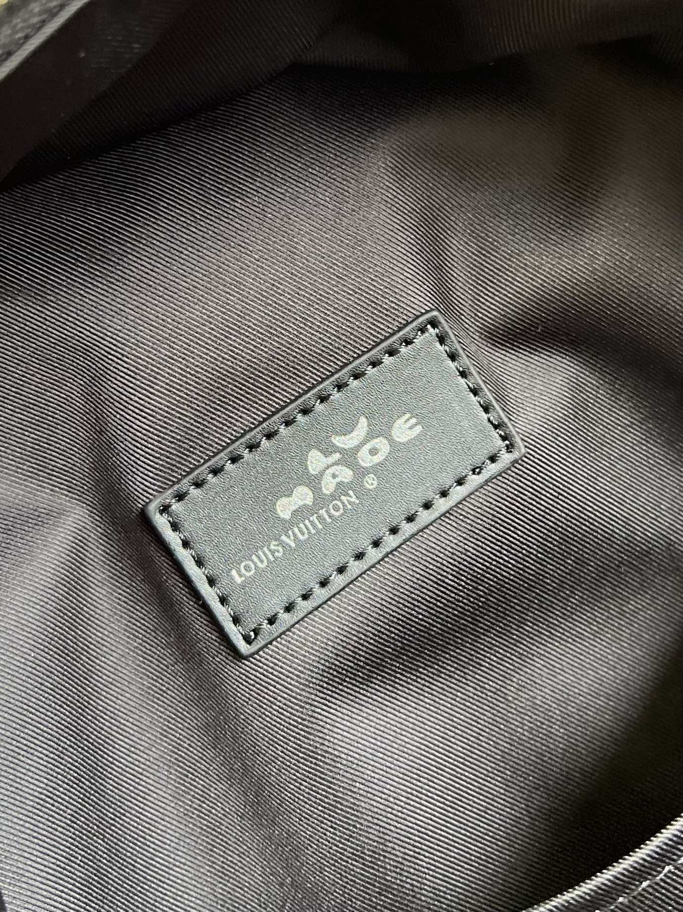 LV BAG M