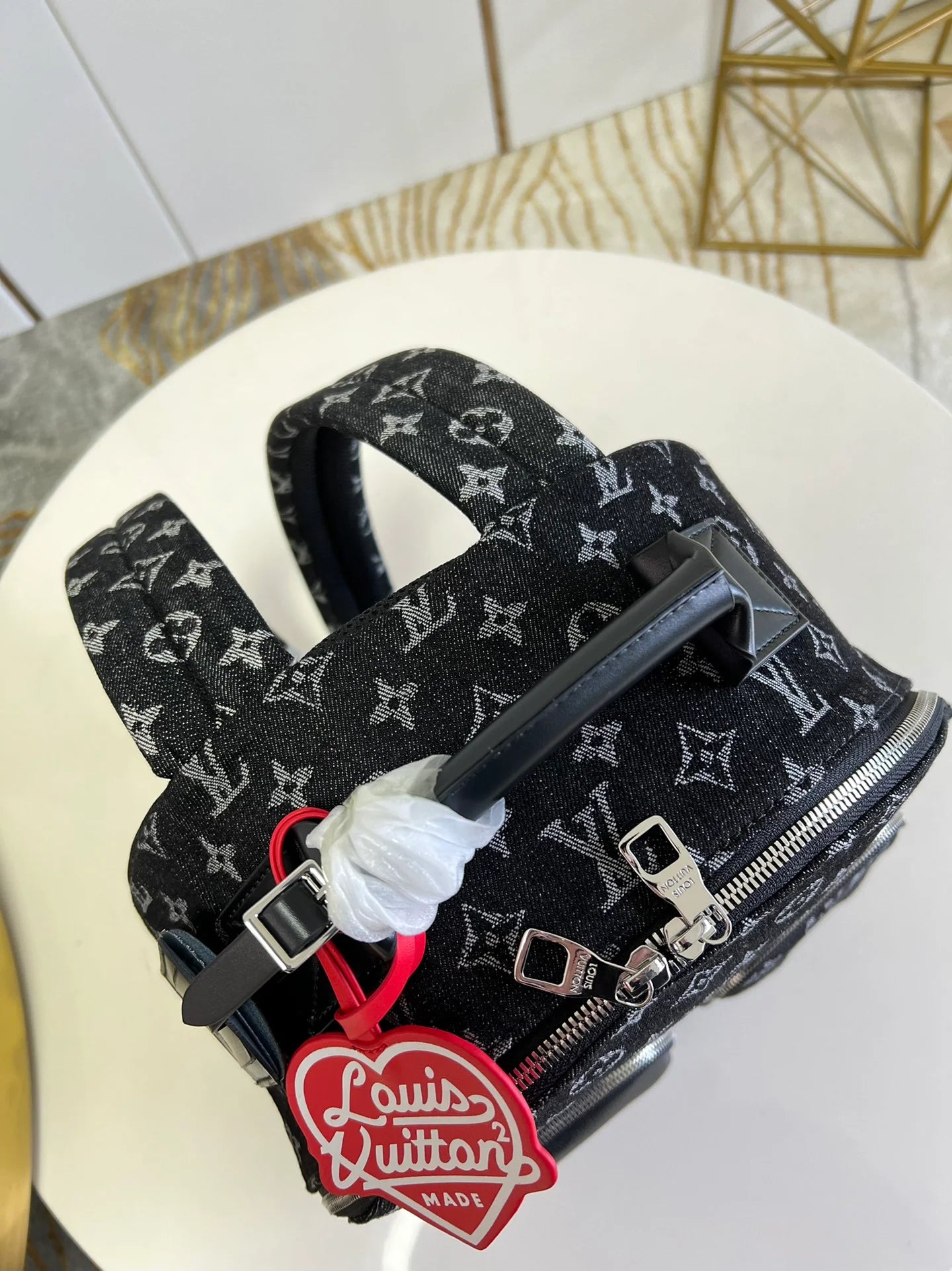 LV BAG M