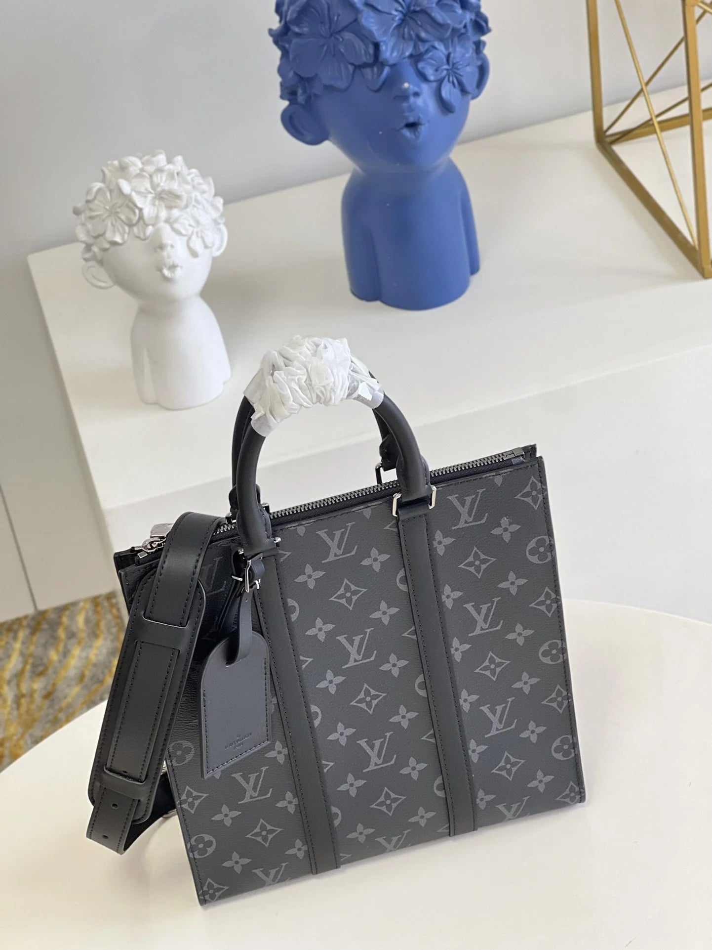 LV BAG M