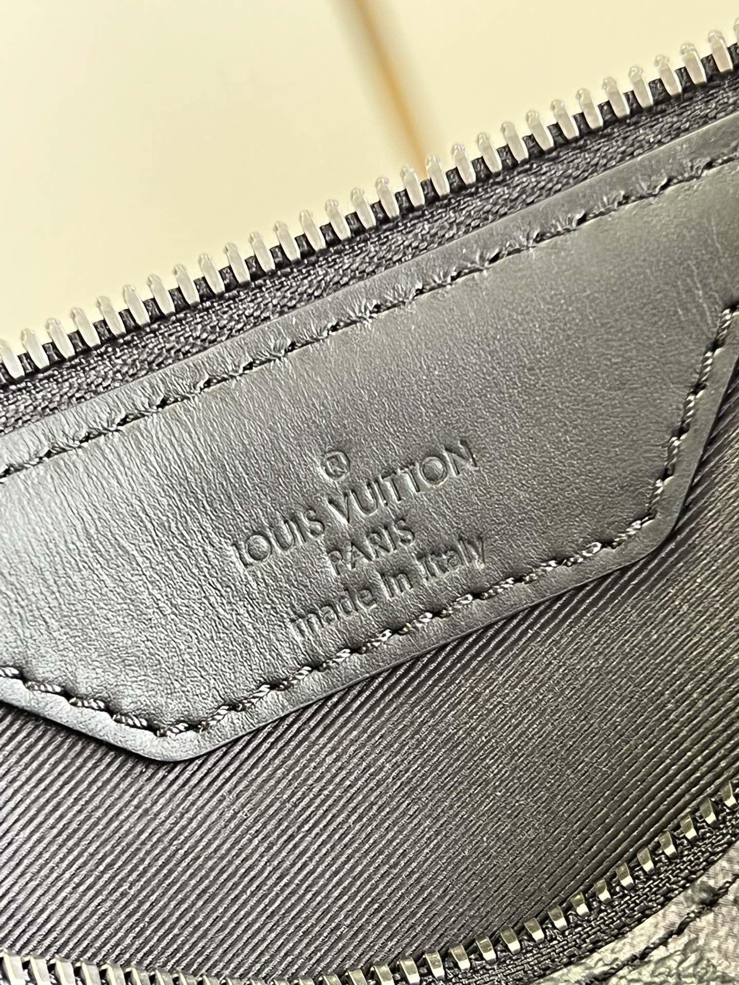 LV BAG M