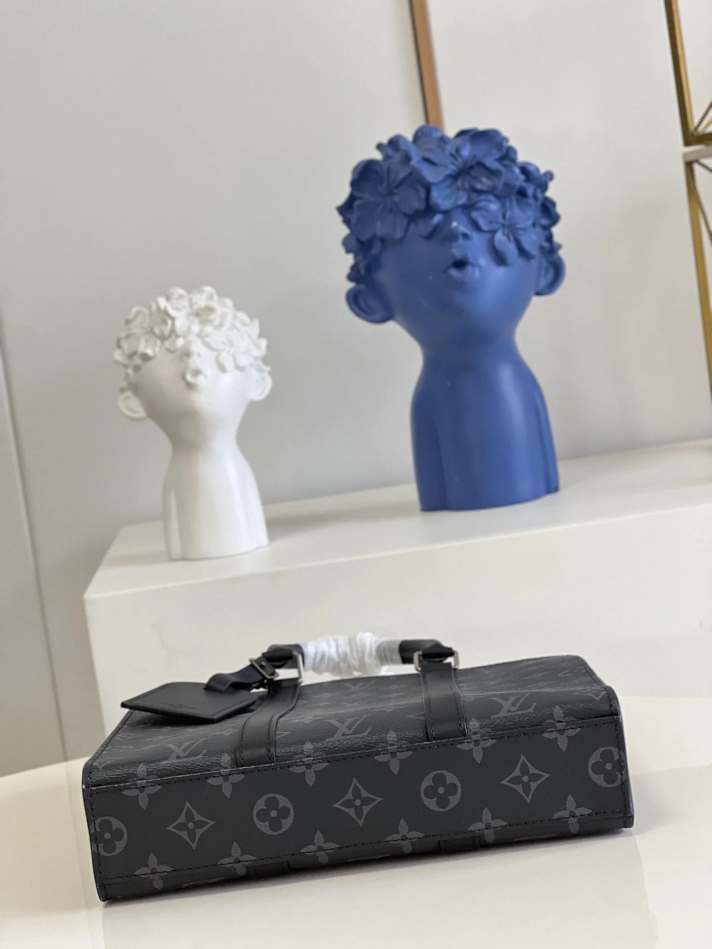 LV BAG M