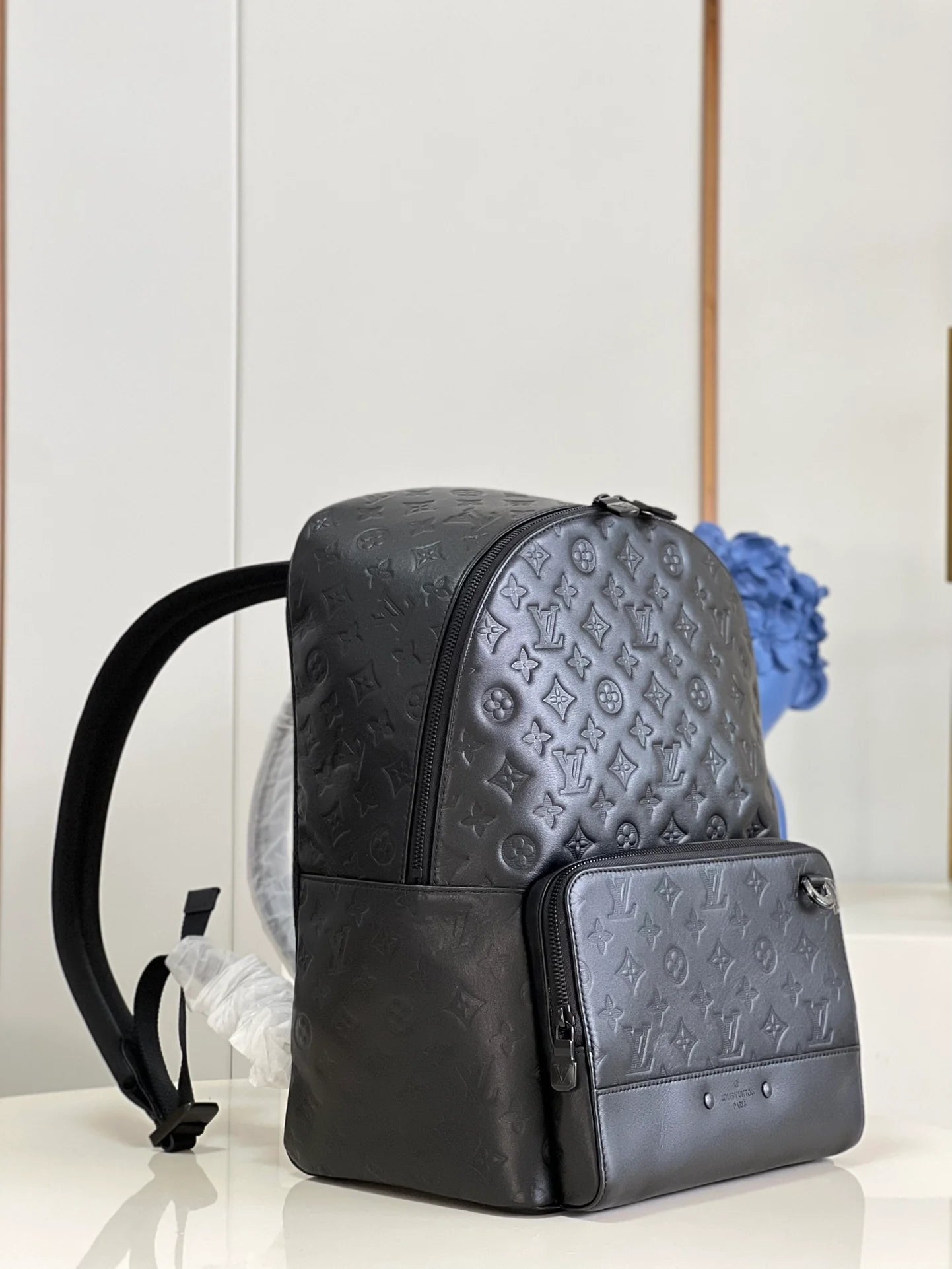 LV BAG M