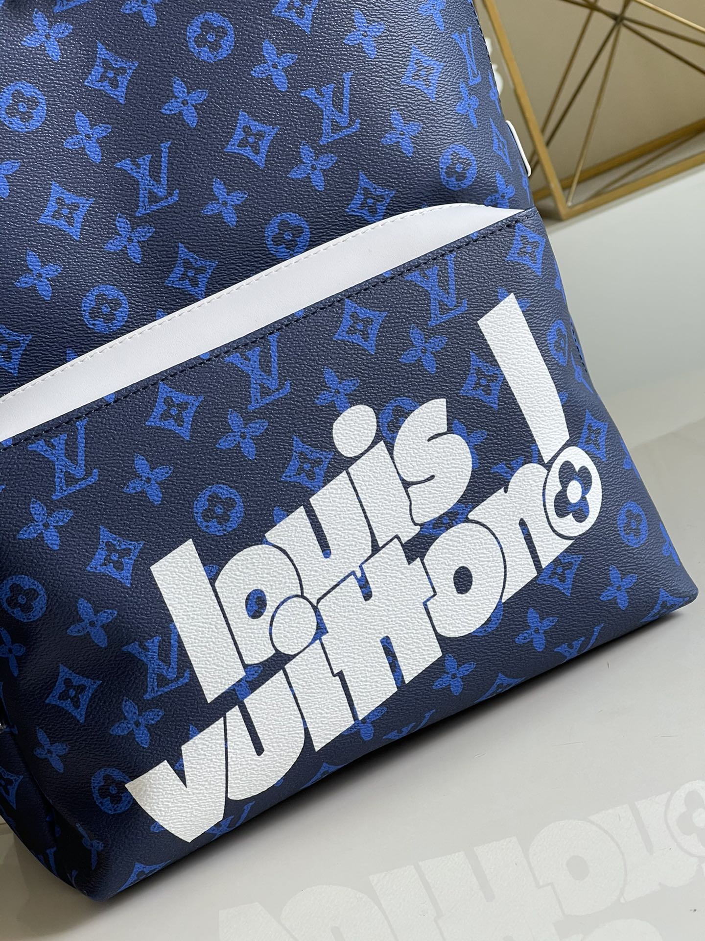 LV BAG M