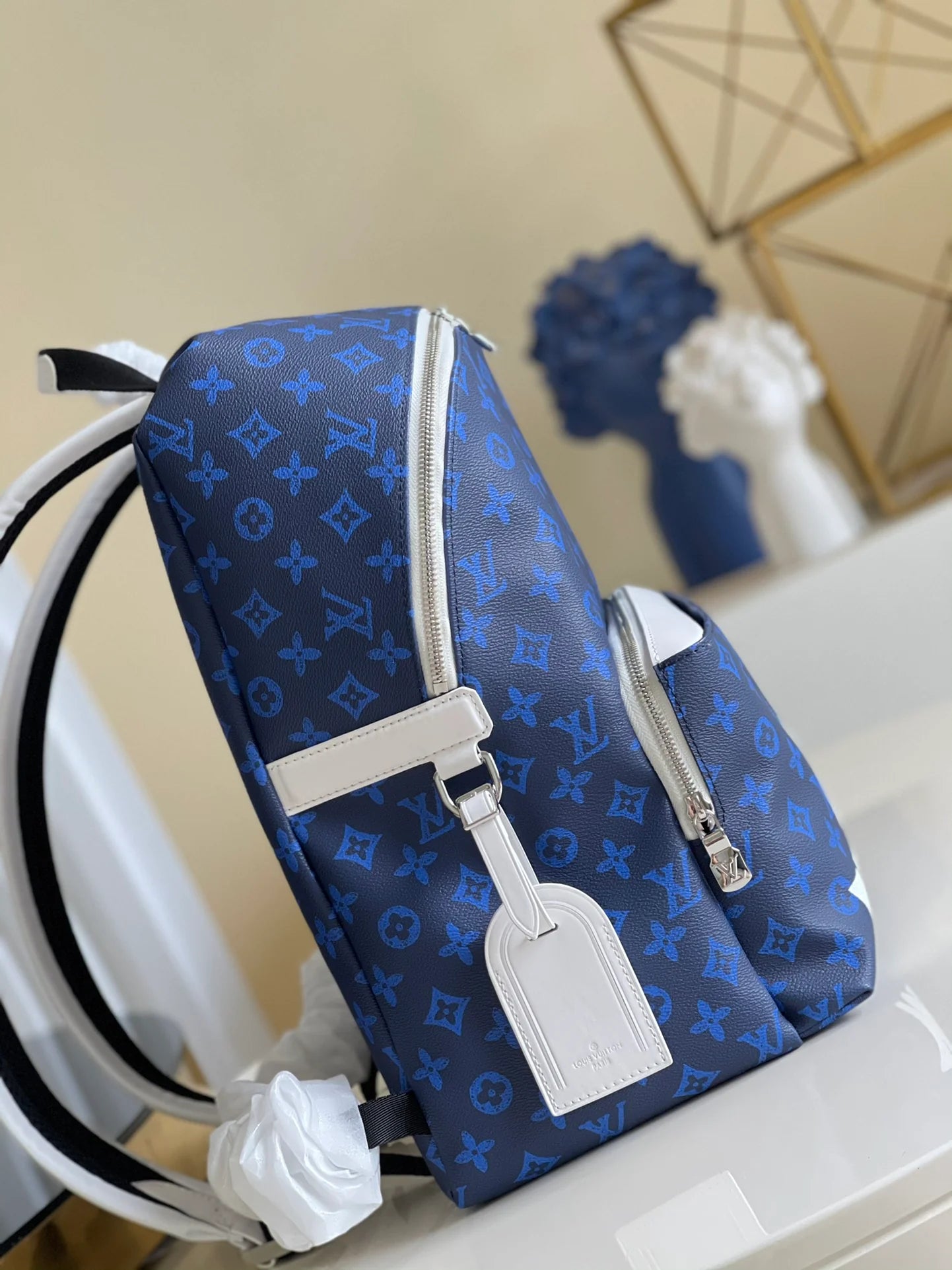 LV BAG M