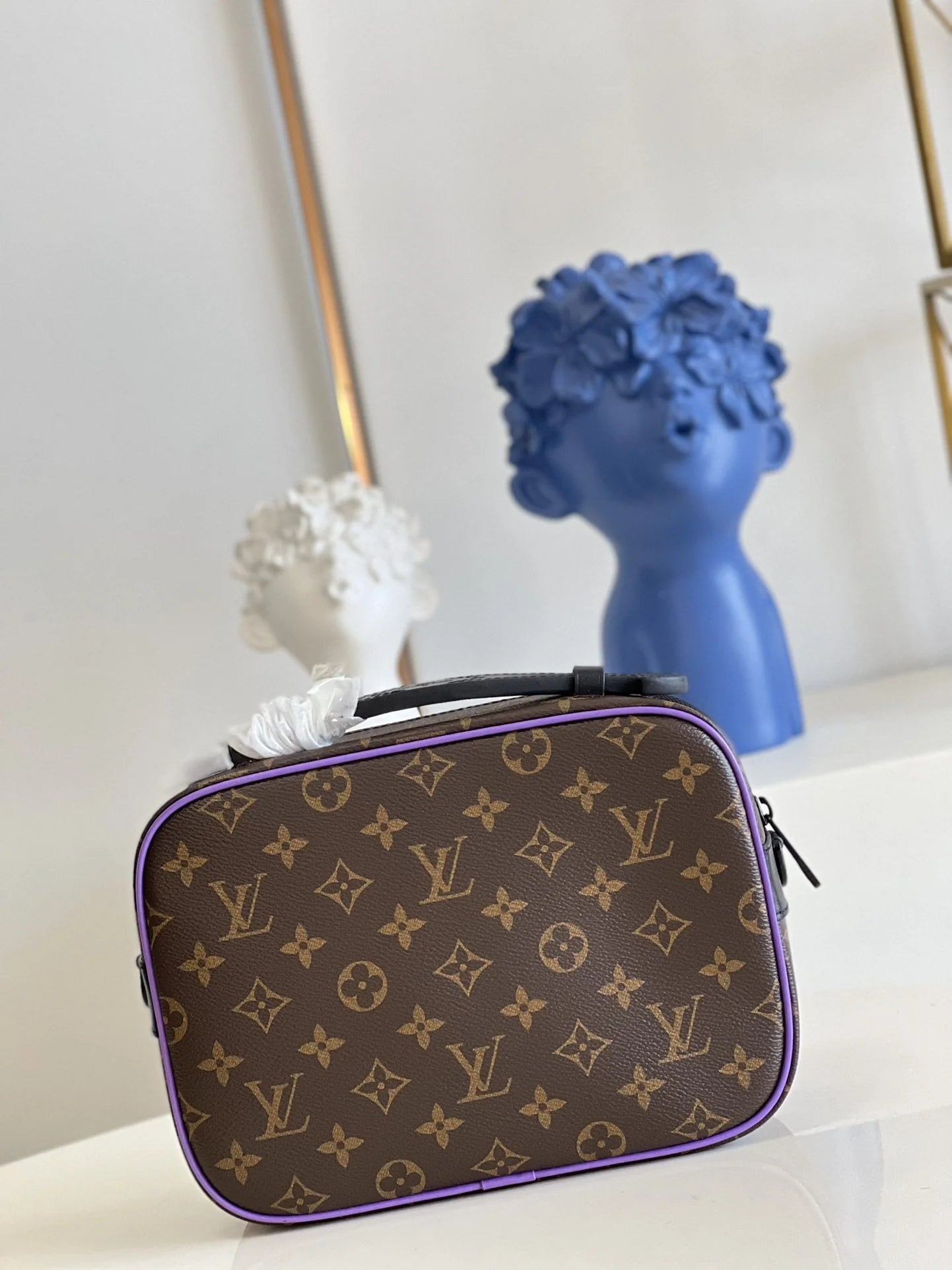 LV BAG M