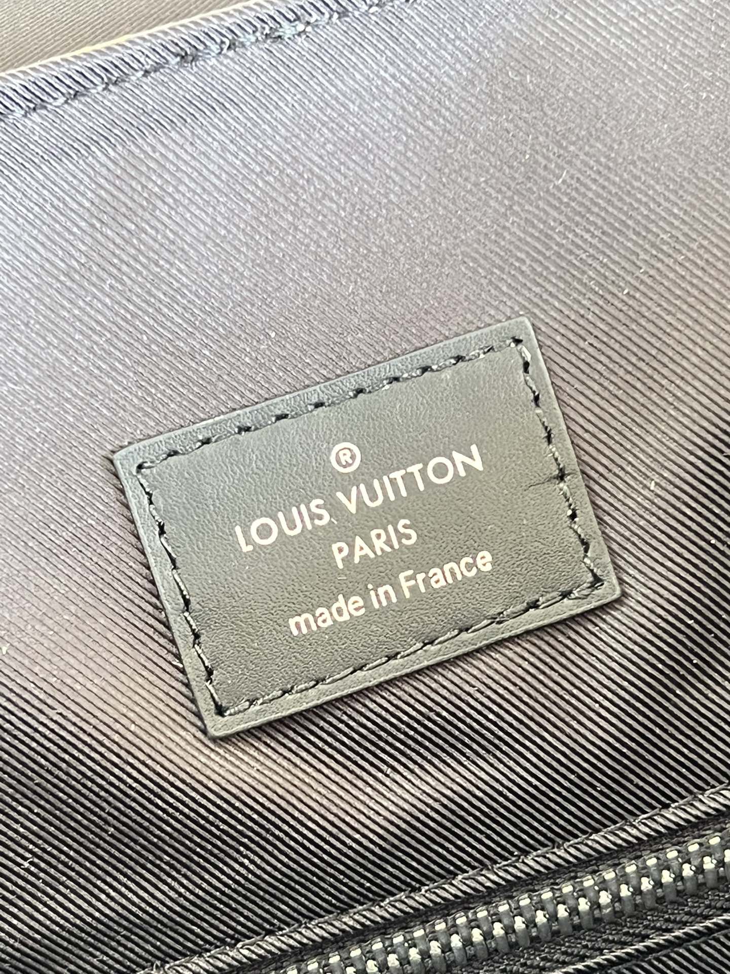 LV BAG M