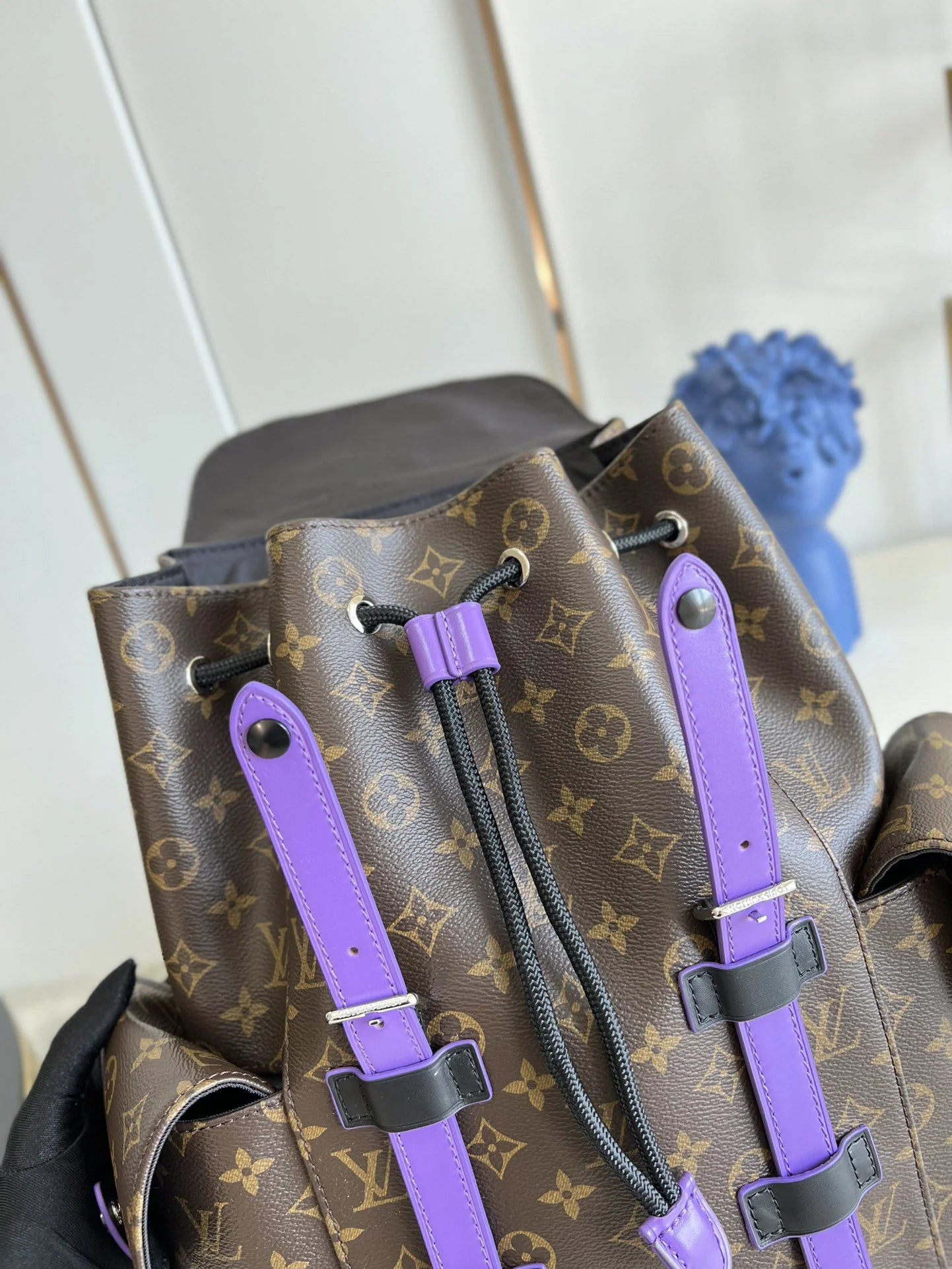 LV BAG M