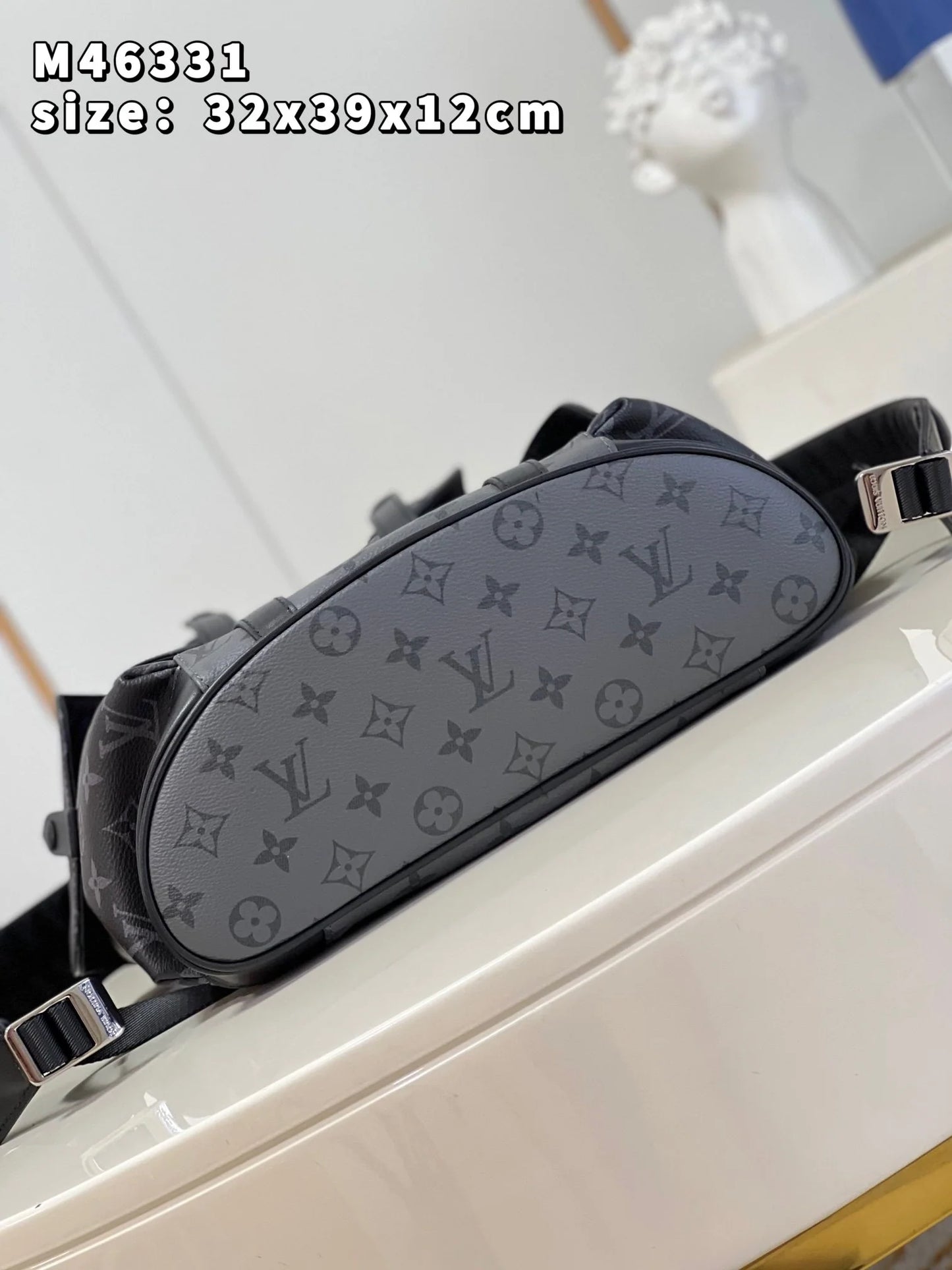 LV BAG M