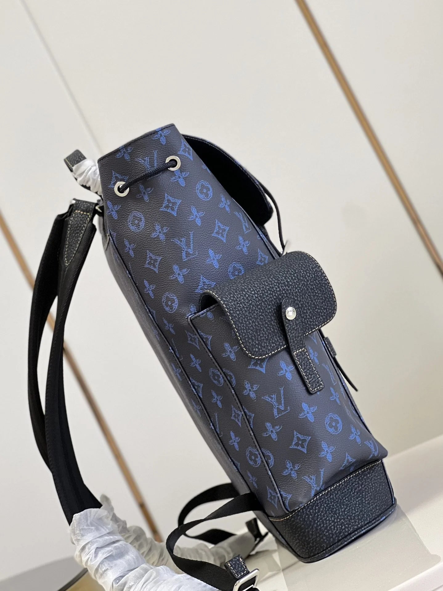 LV BAG M