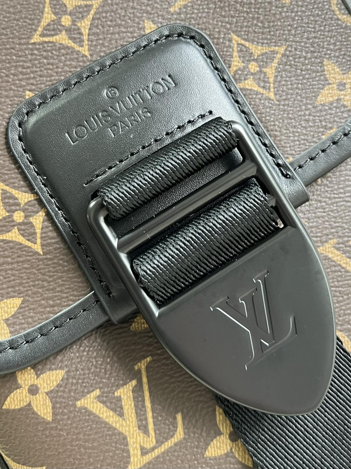 LV BAG M46442