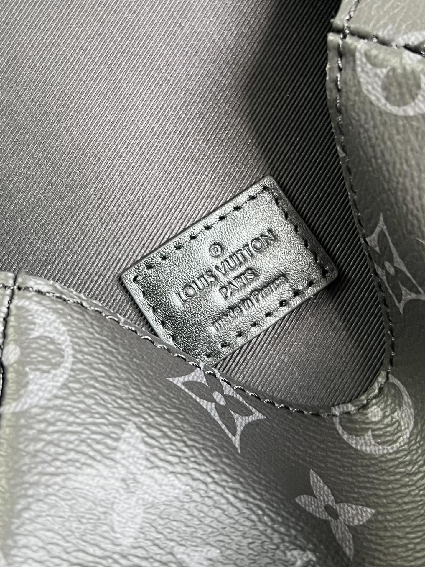 LV BAG M