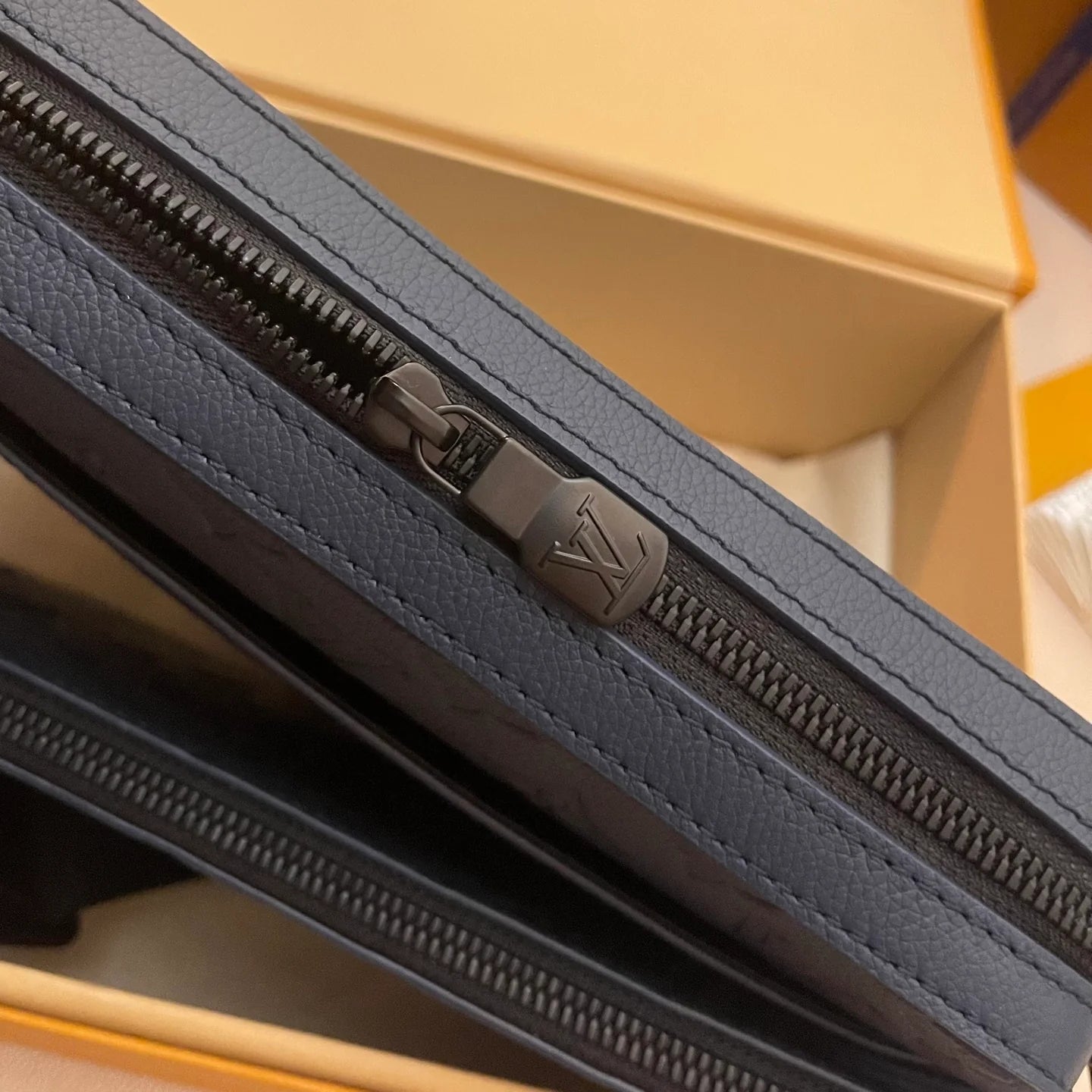 LV BAG M46604