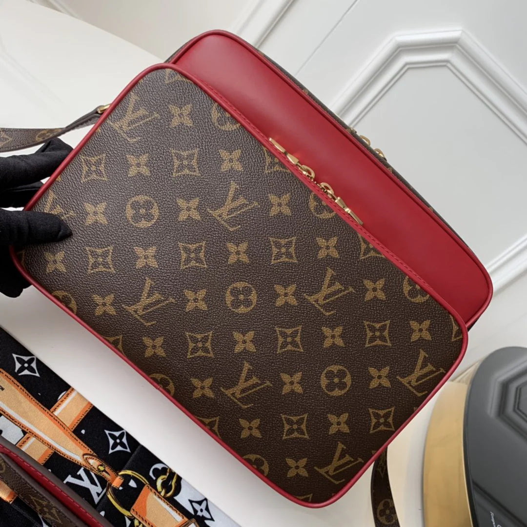 LV BAG M
