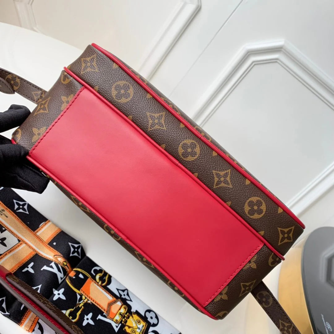 LV BAG M