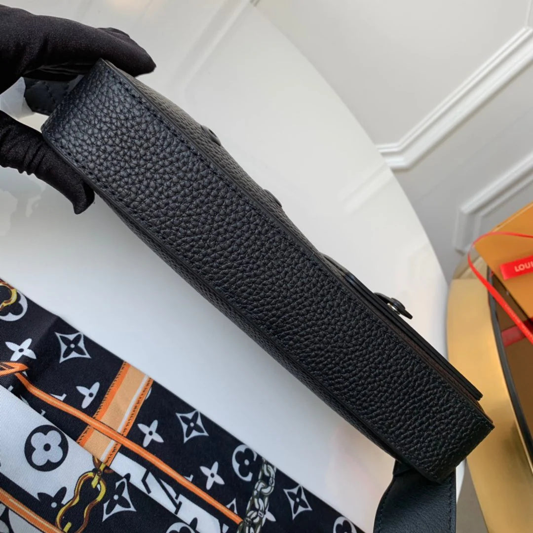 LV BAG M