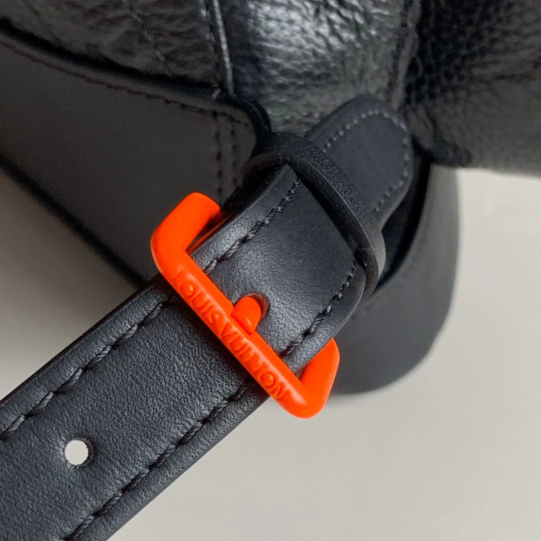 LV BAG M