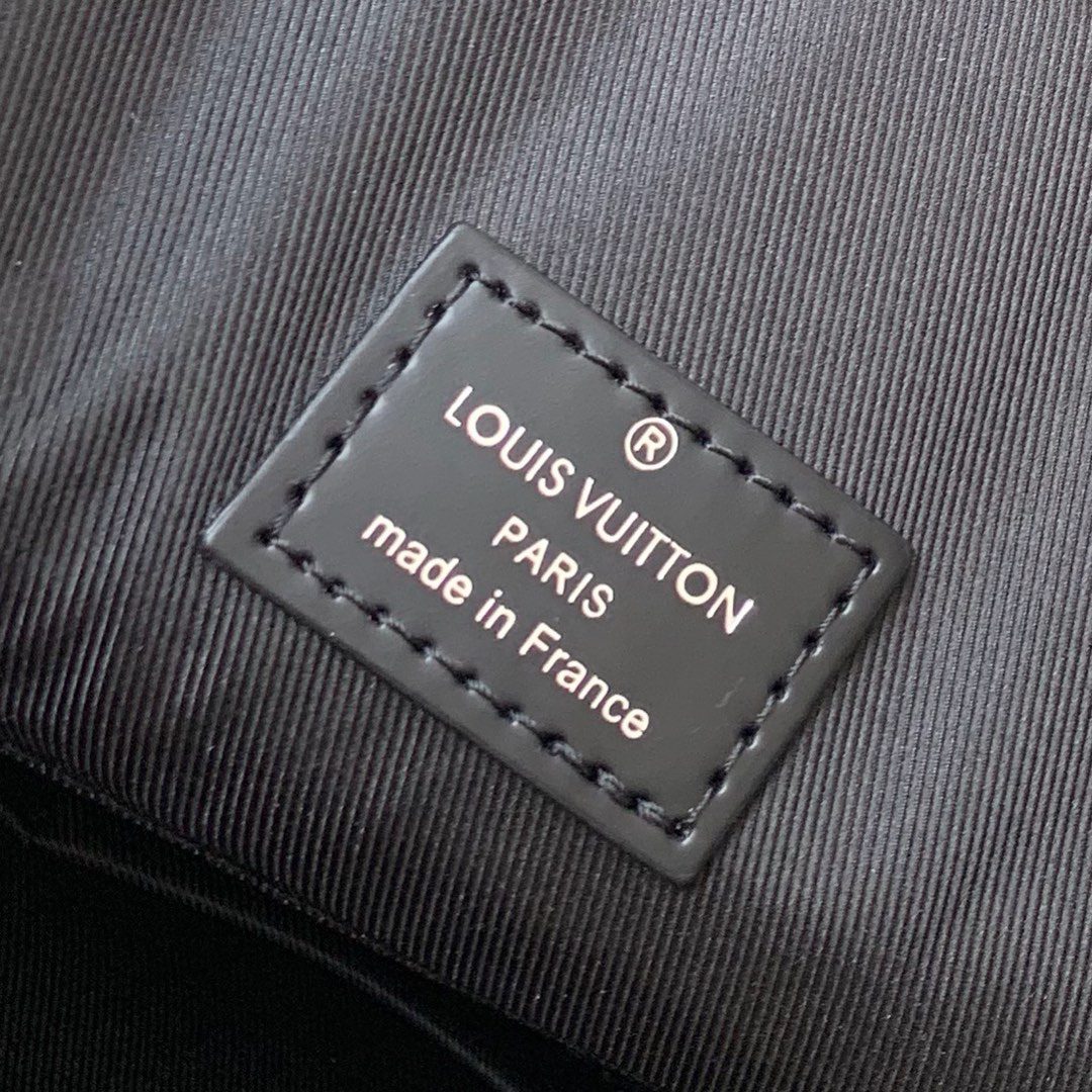 LV BAG M