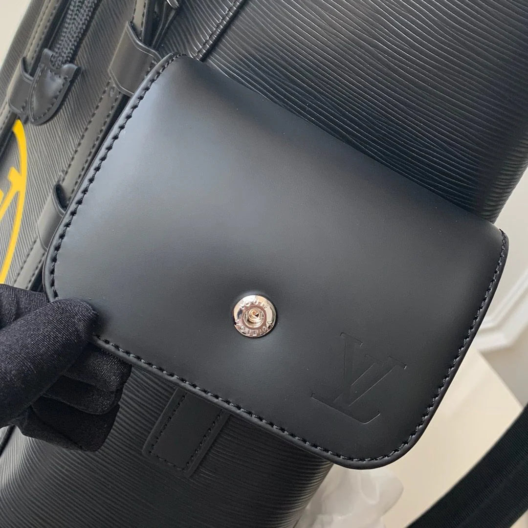 LV BAG M