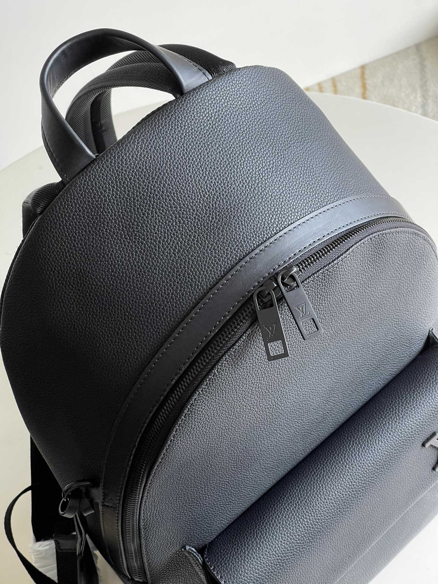 LV BAG M