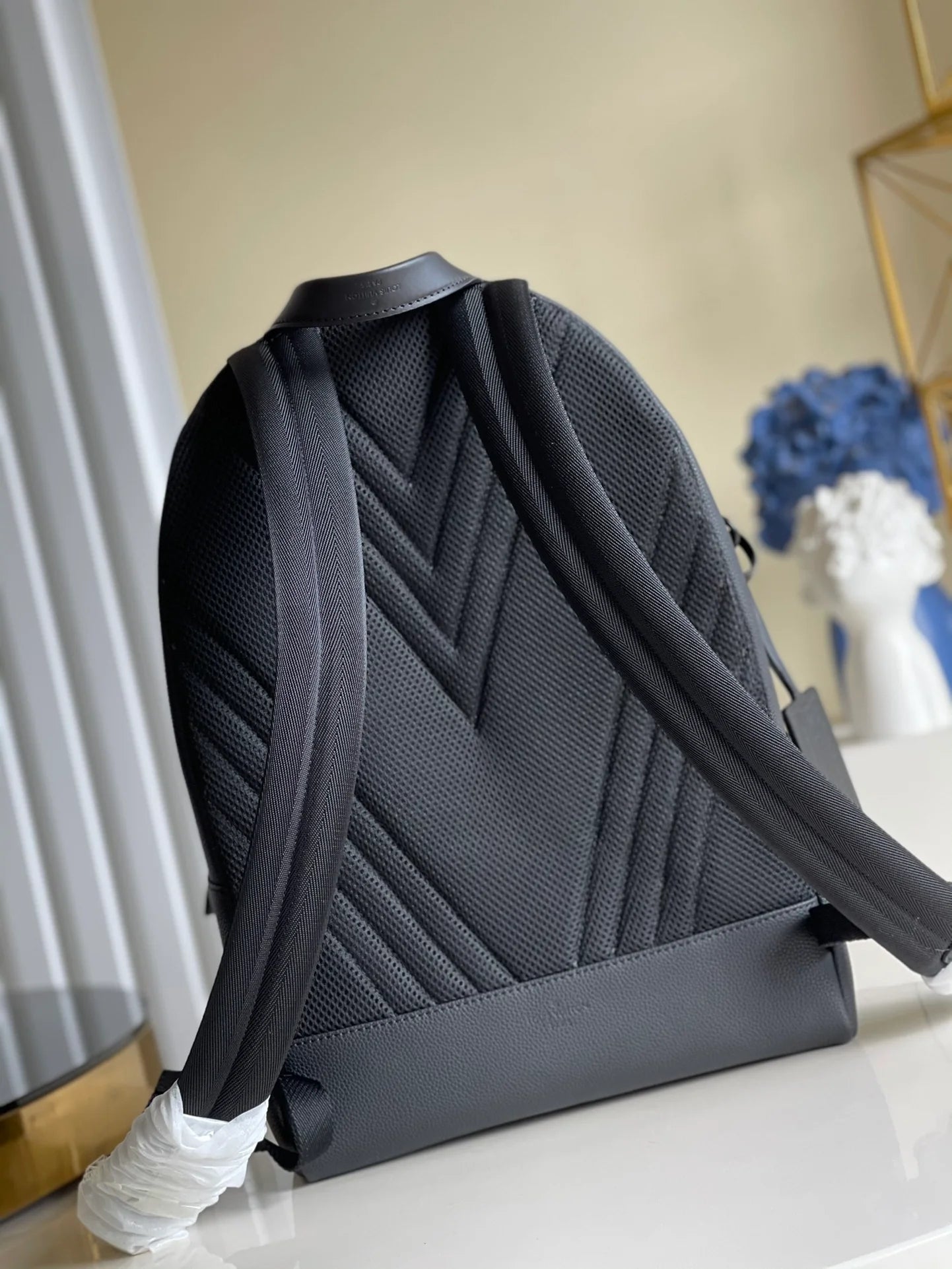 LV BAG M