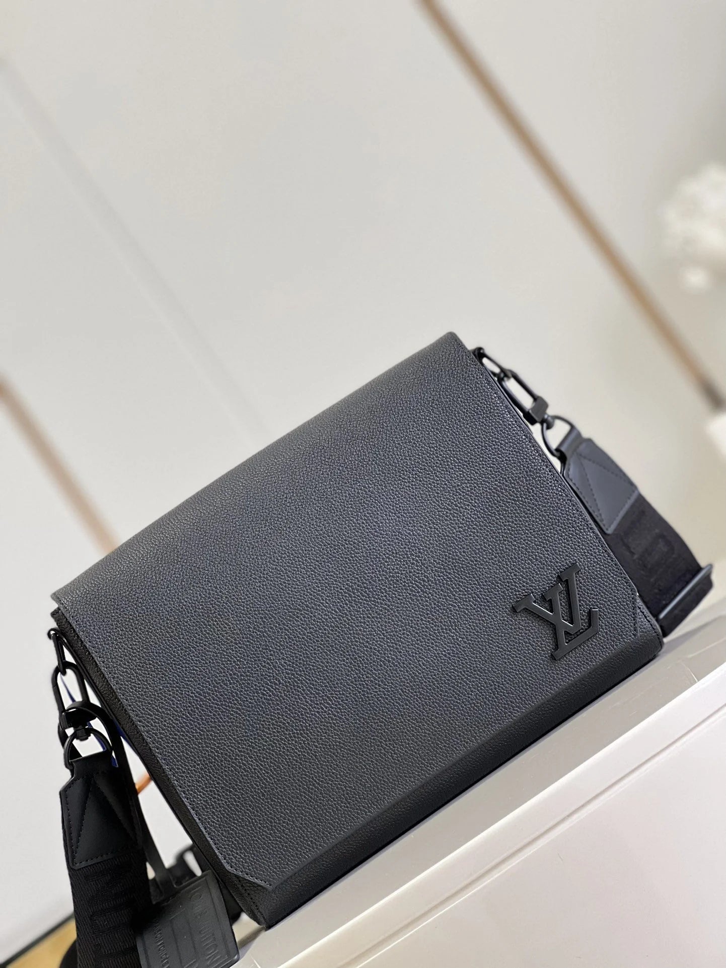 LV BAG M57080