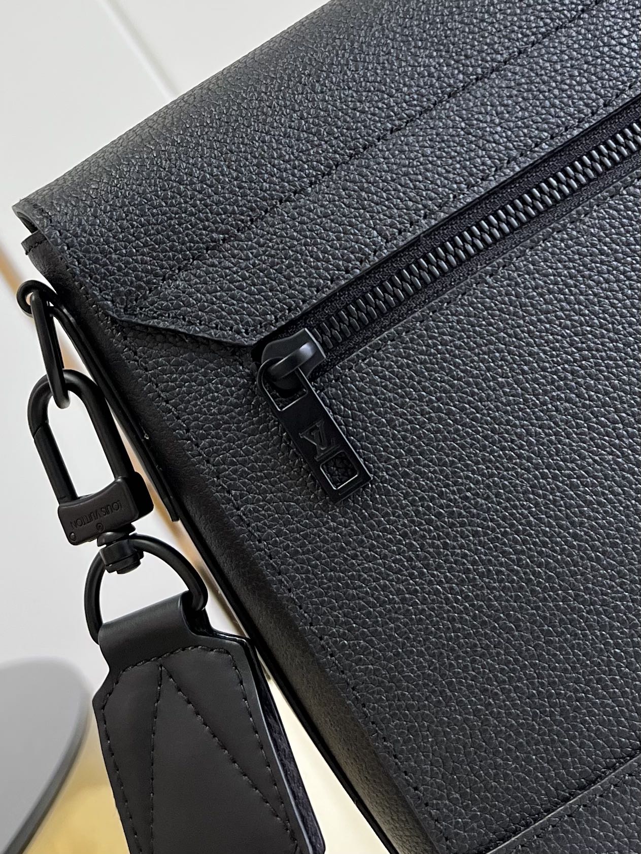 LV BAG M57080