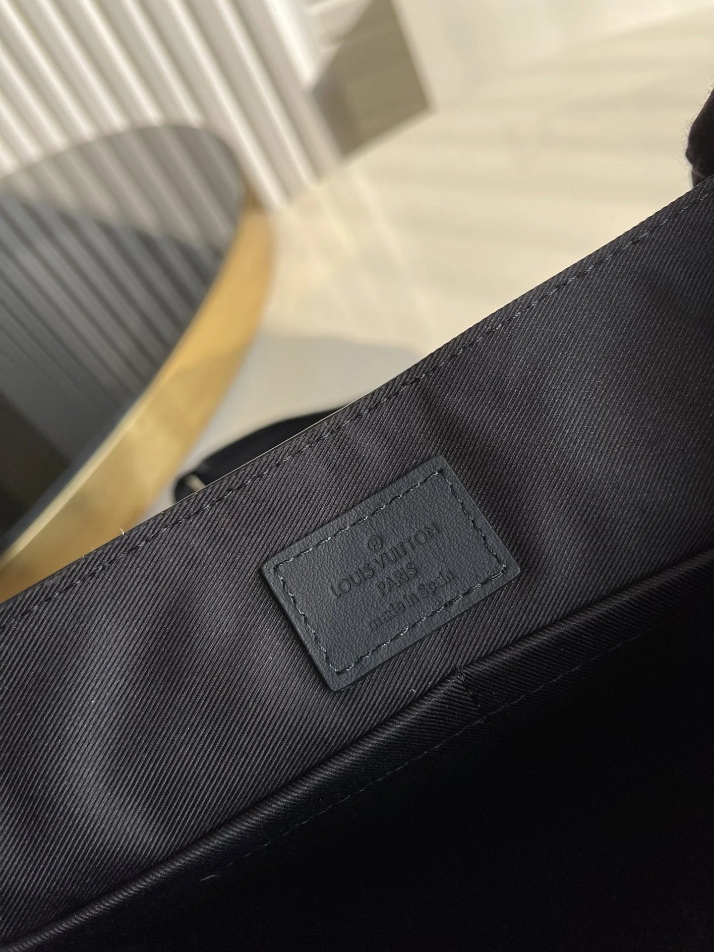 LV BAG M