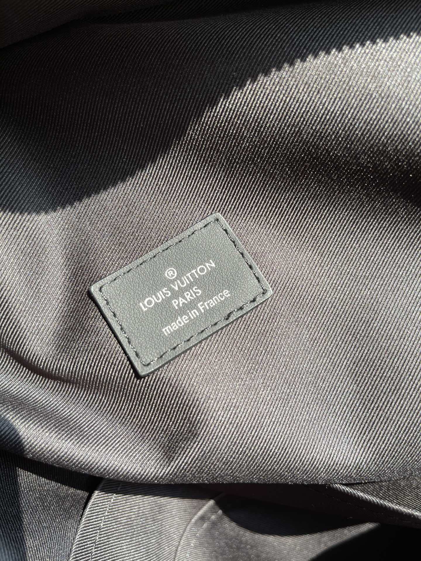 LV BAG M