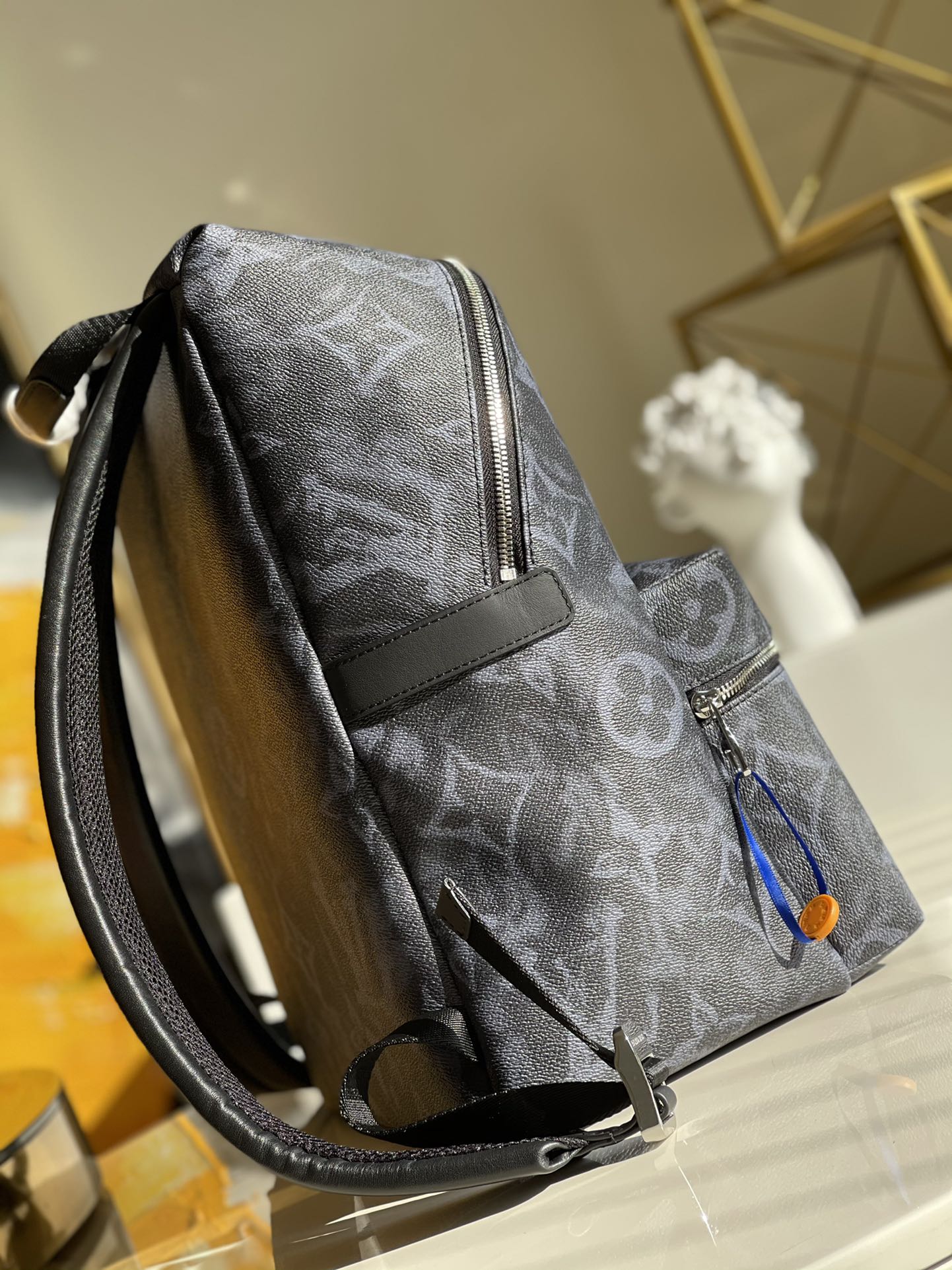 LV BAG M