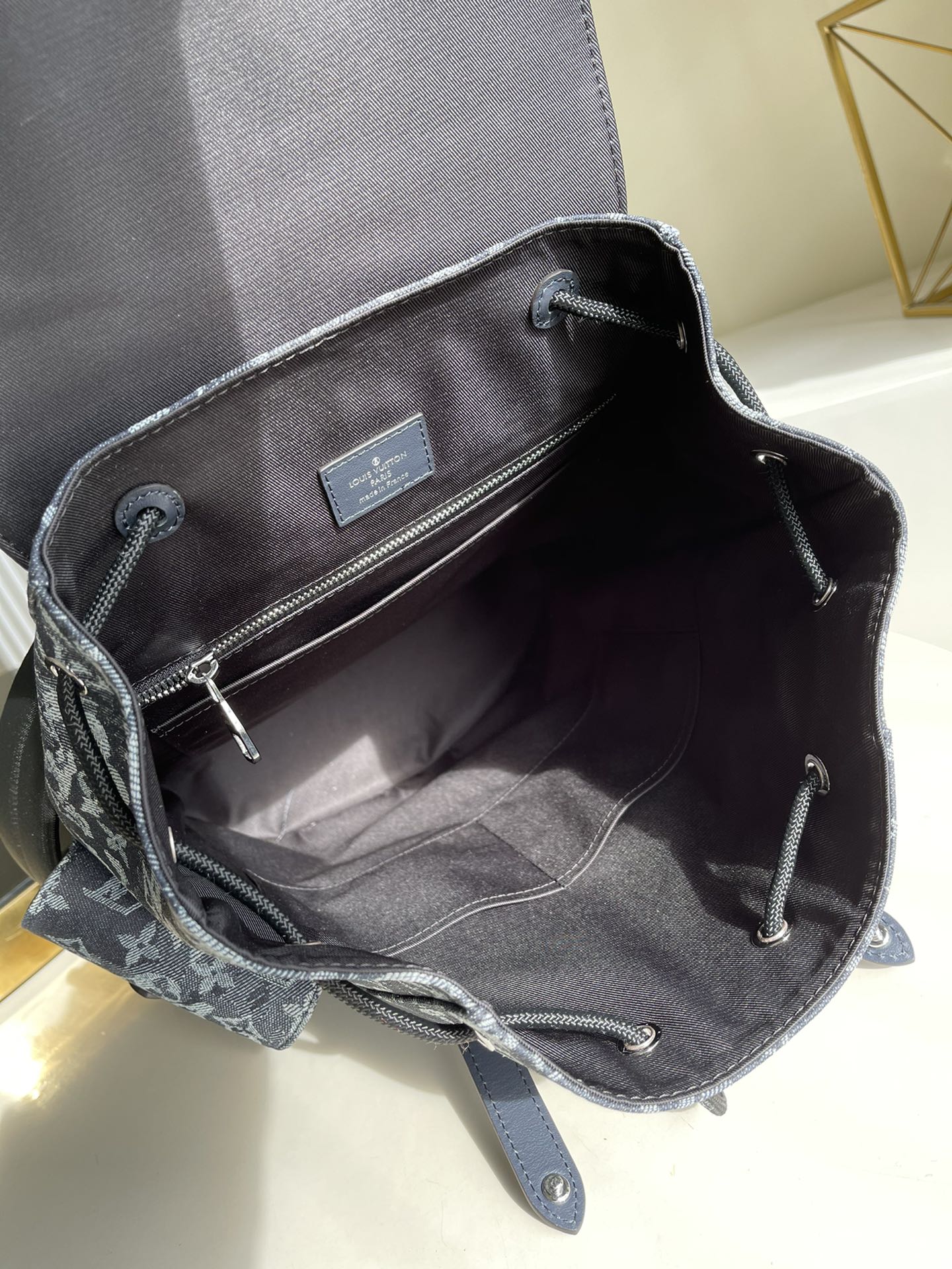 LV BAG M