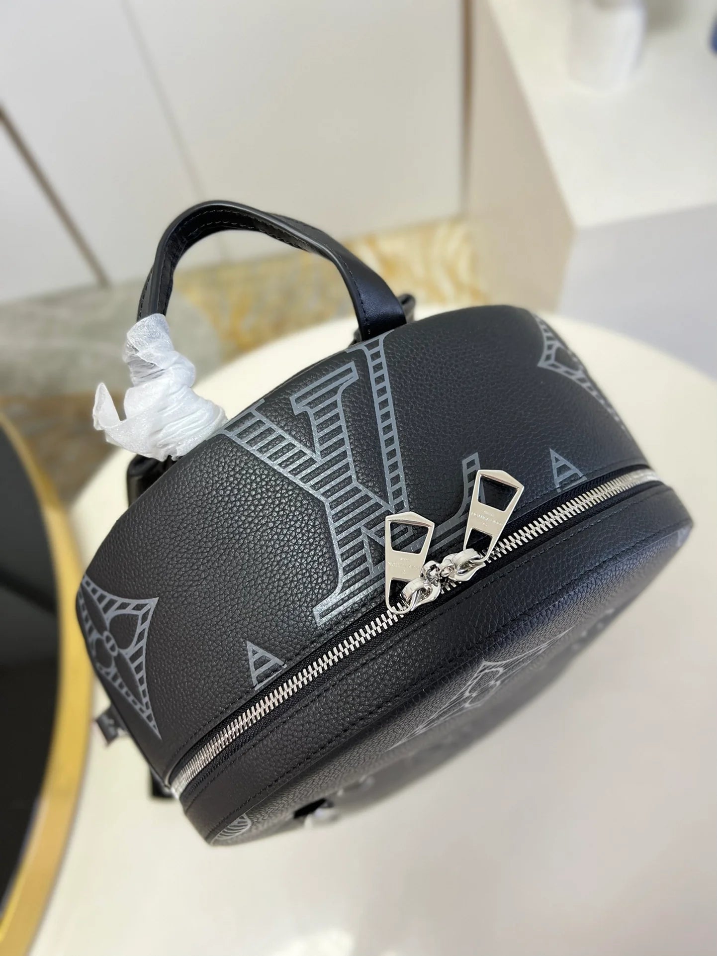 LV BAG M