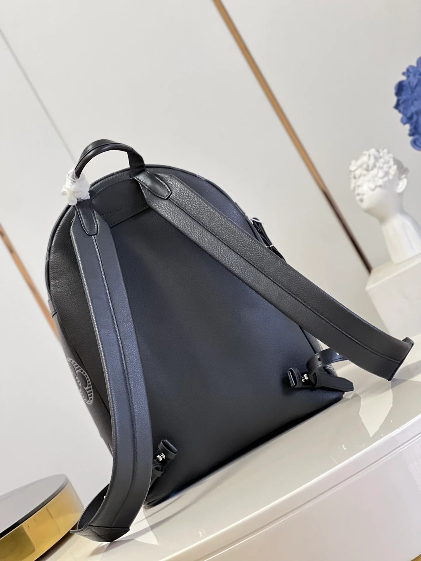 LV BAG M