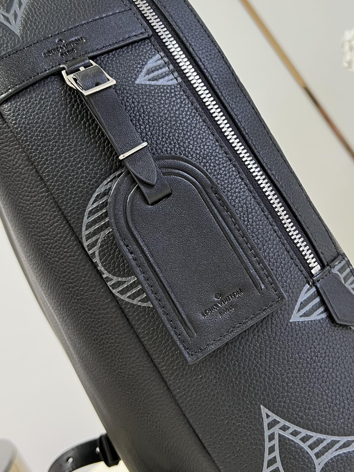 LV BAG M
