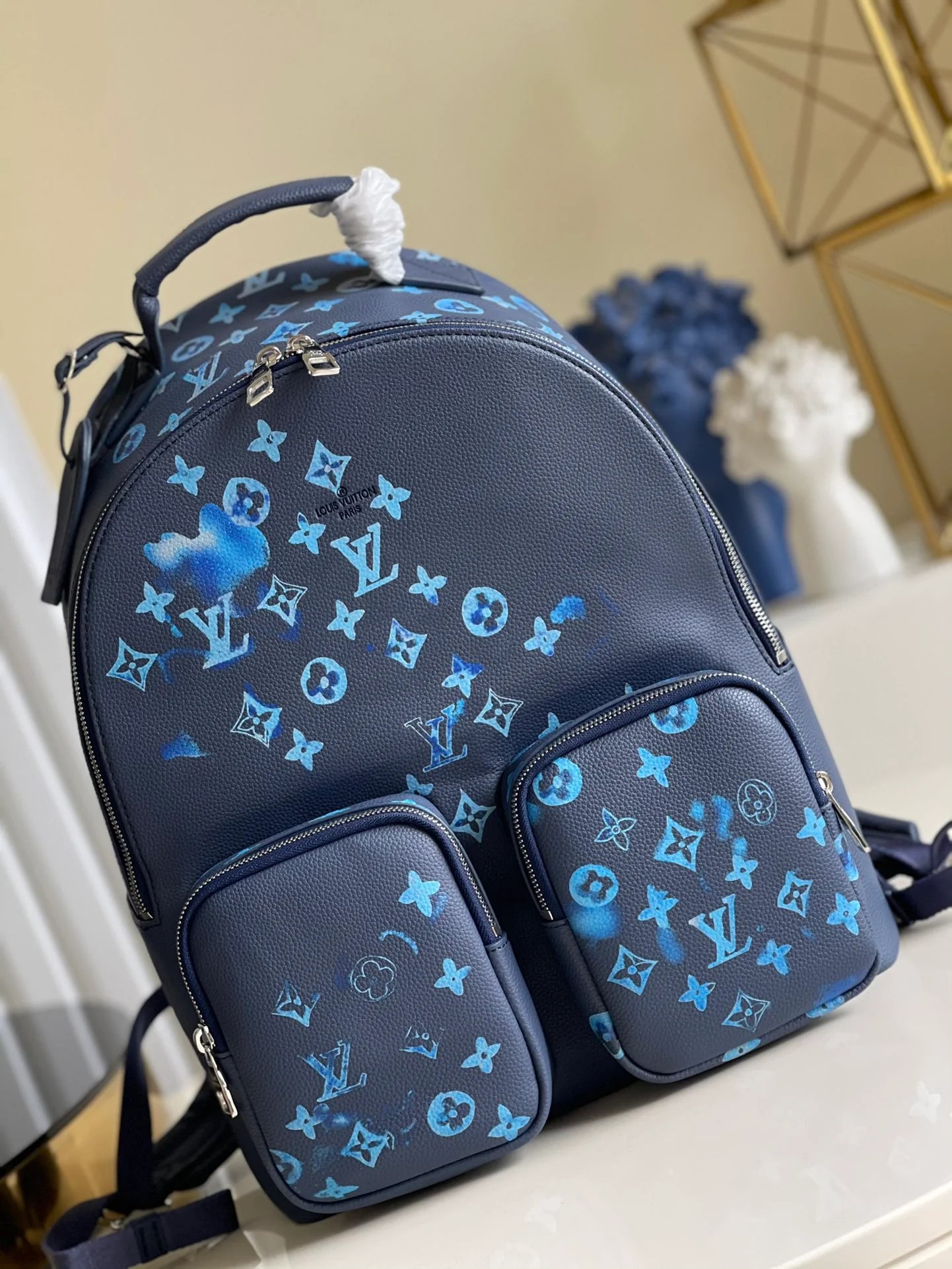 LV BAG M
