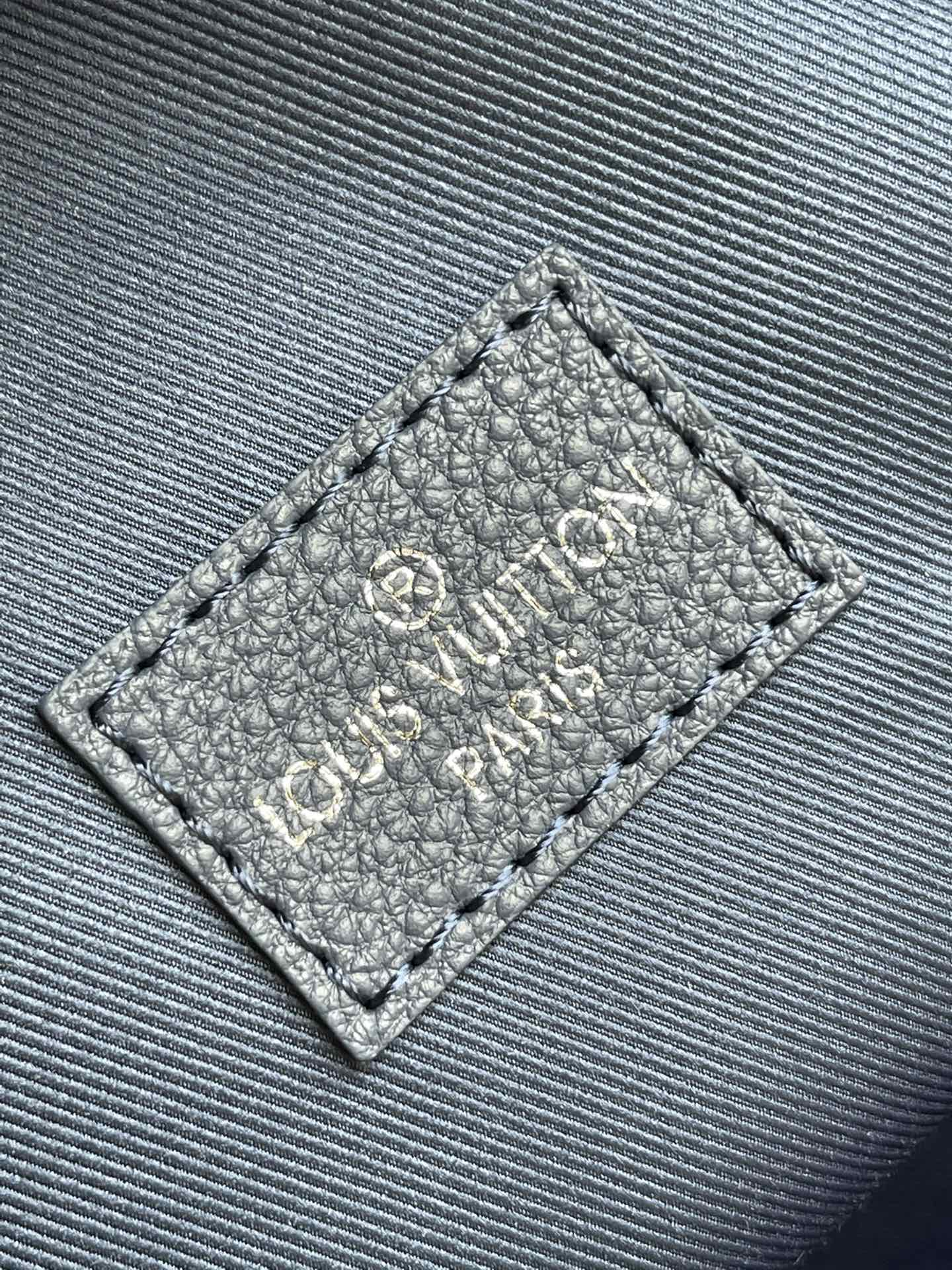 LV BAG M